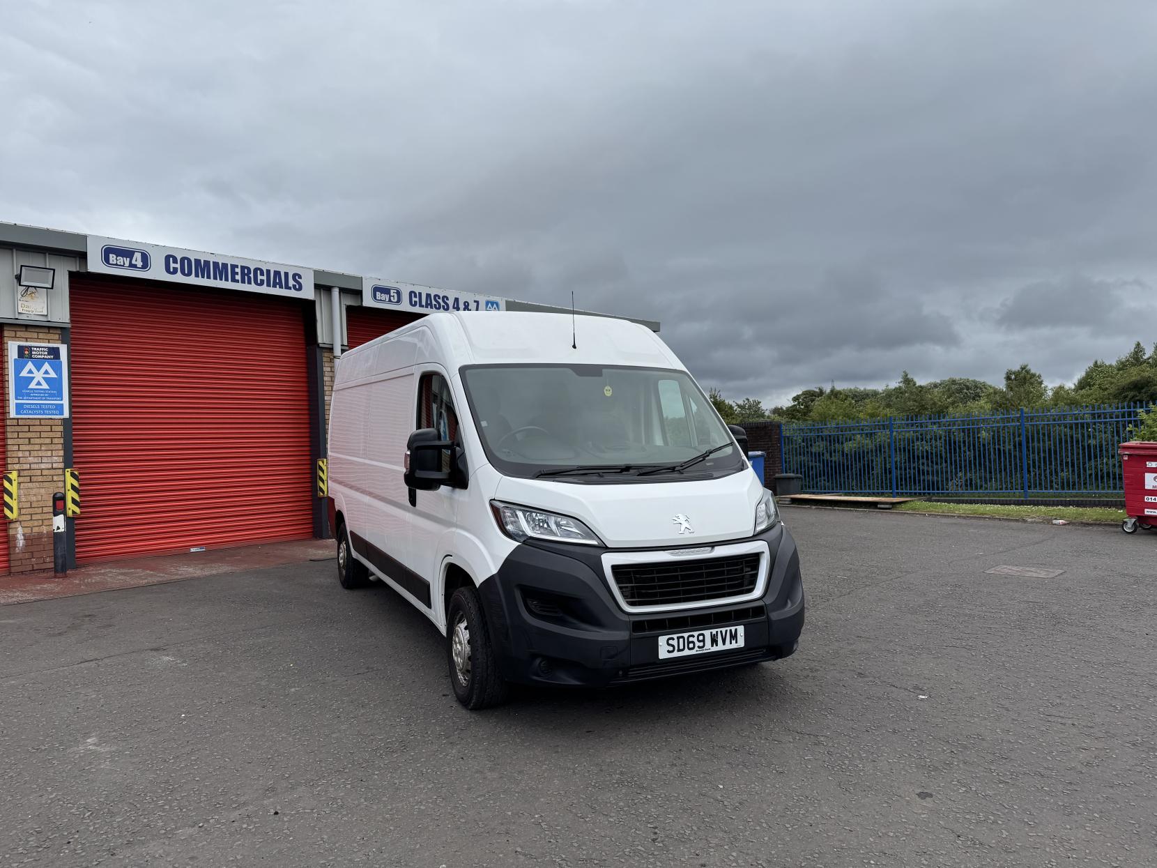 Peugeot Boxer 2.2 BlueHDi 335 Professional Panel Van 5dr Diesel Manual L3 H2 Euro 6 (s/s) (140 ps)