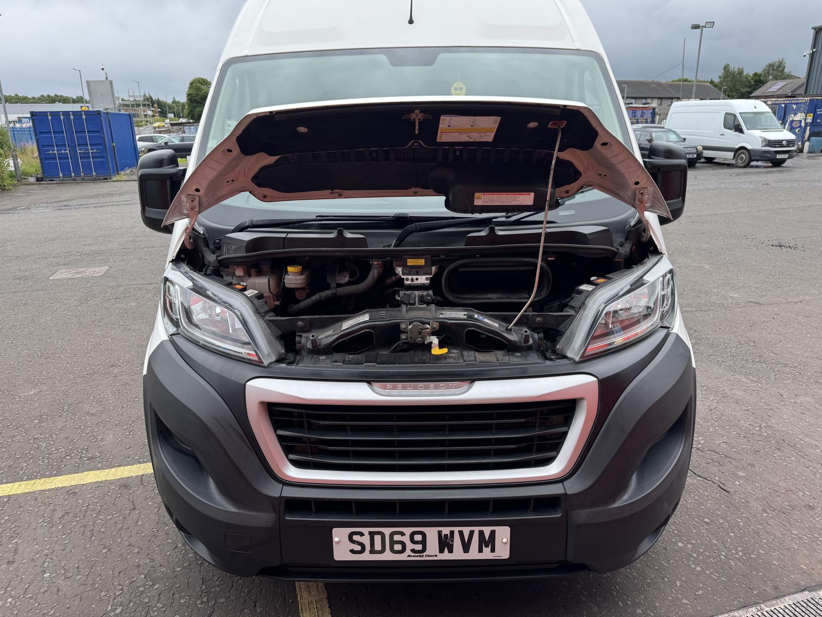 Peugeot Boxer 2.2 BlueHDi 335 Professional Panel Van 5dr Diesel Manual L3 H2 Euro 6 (s/s) (140 ps)