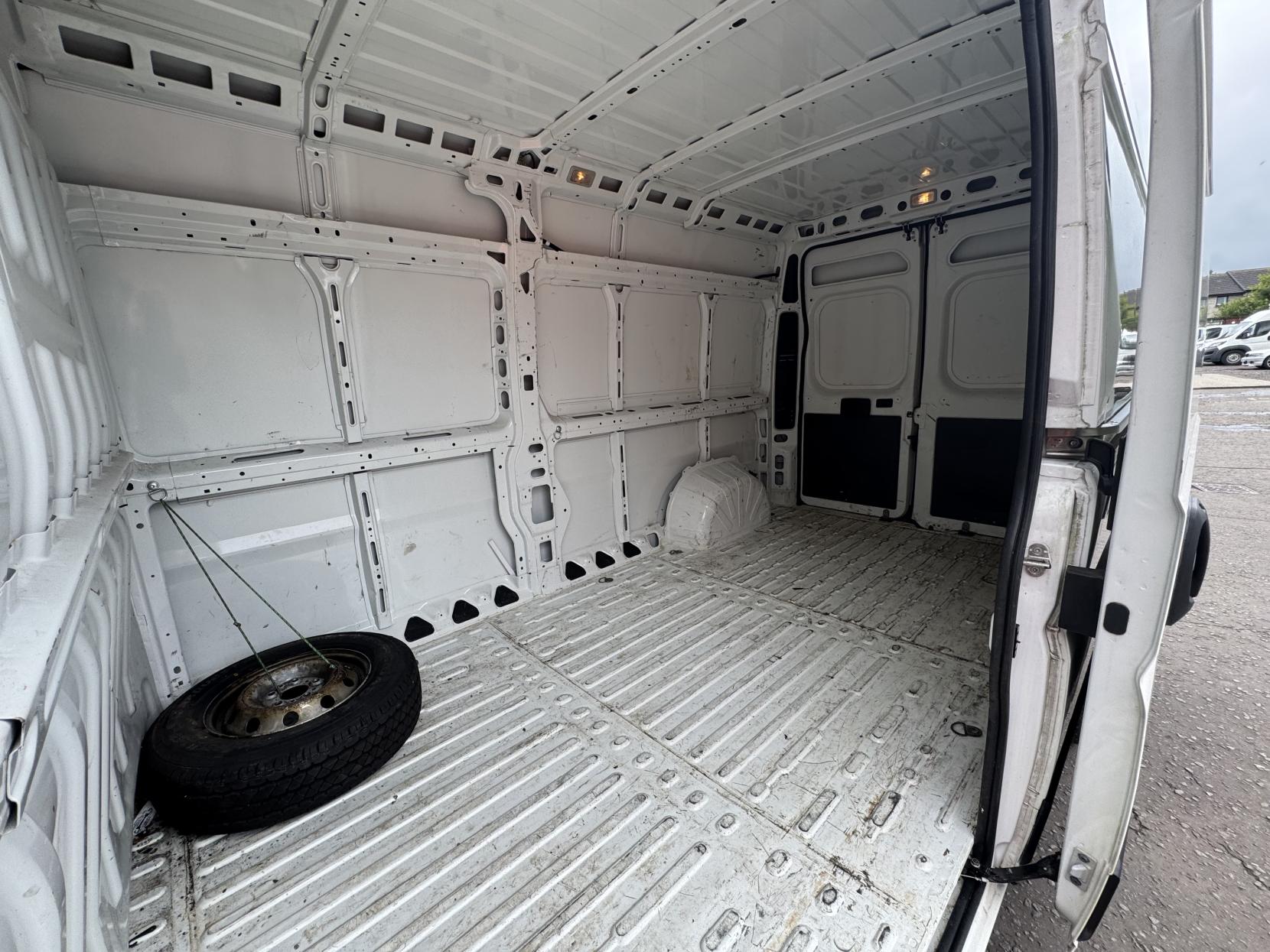 Peugeot Boxer 2.2 BlueHDi 335 Professional Panel Van 5dr Diesel Manual L3 H2 Euro 6 (s/s) (140 ps)