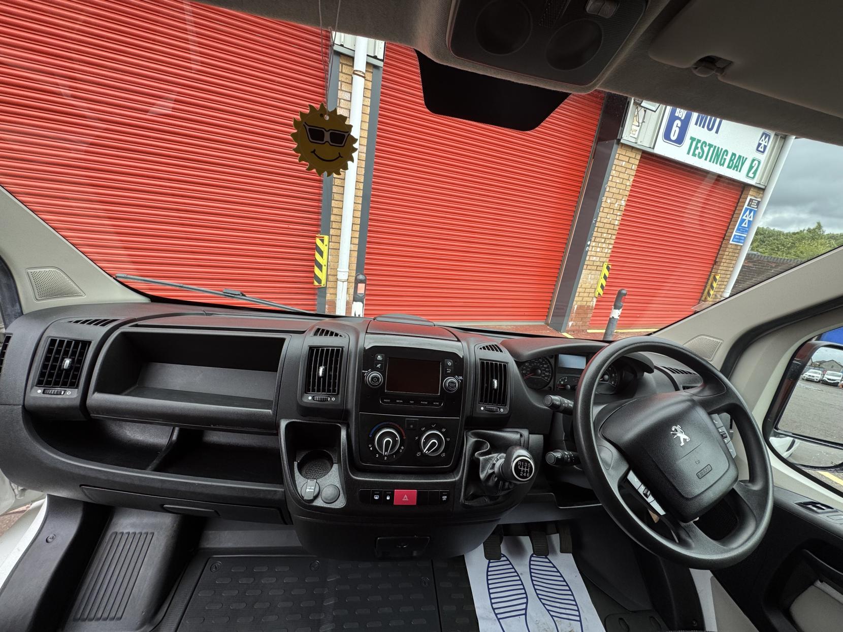 Peugeot Boxer 2.2 BlueHDi 335 Professional Panel Van 5dr Diesel Manual L3 H2 Euro 6 (s/s) (140 ps)