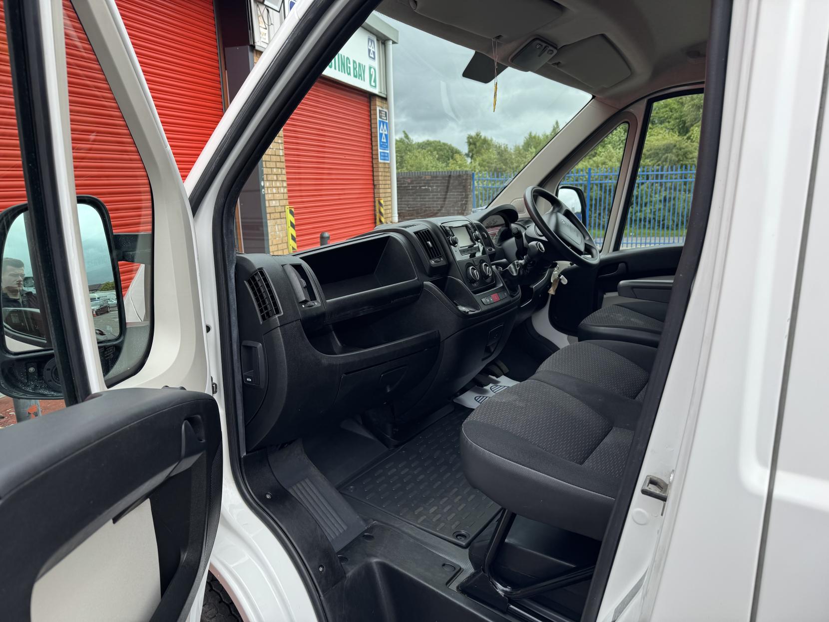 Peugeot Boxer 2.2 BlueHDi 335 Professional Panel Van 5dr Diesel Manual L3 H2 Euro 6 (s/s) (140 ps)
