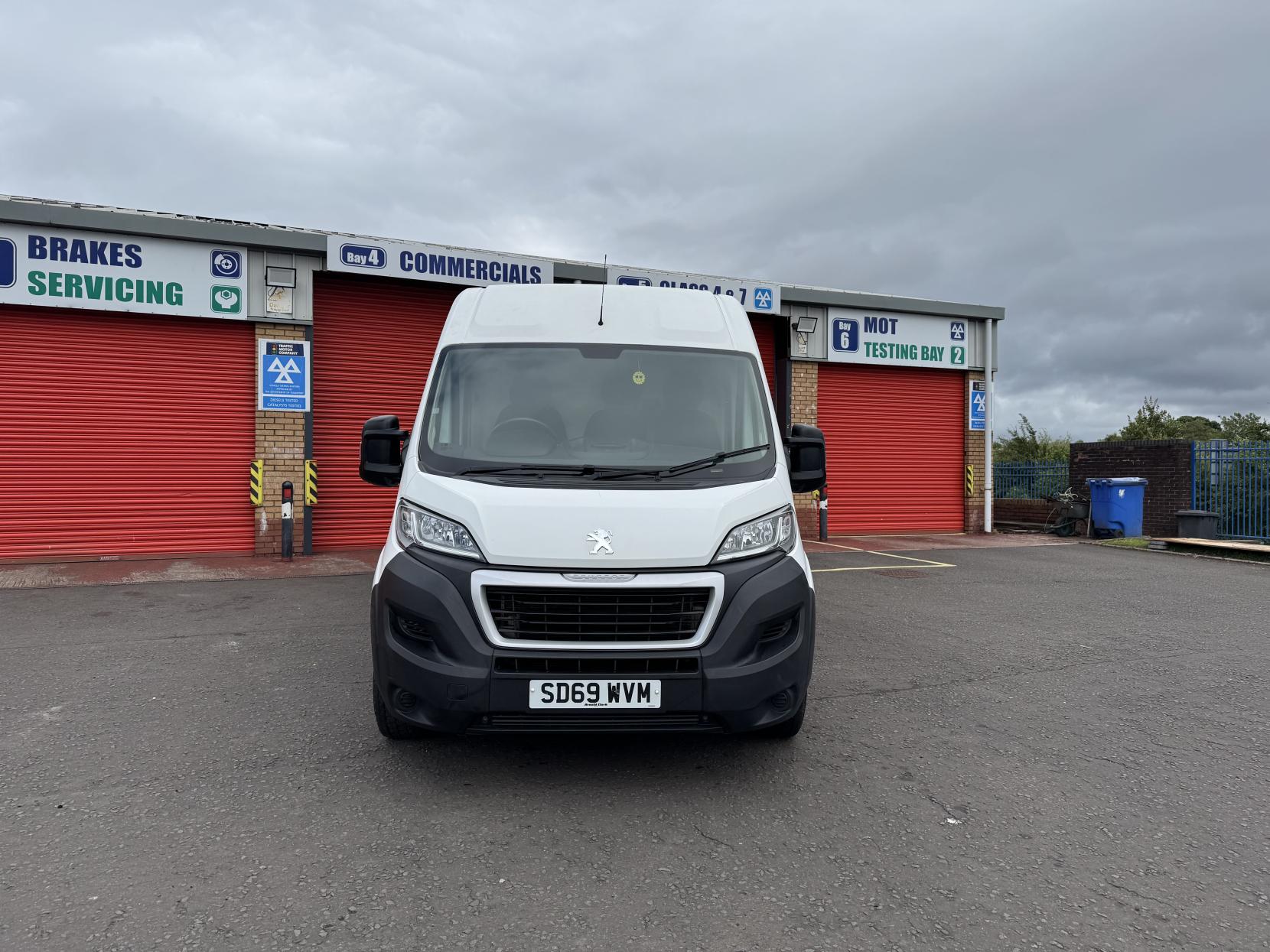 Peugeot Boxer 2.2 BlueHDi 335 Professional Panel Van 5dr Diesel Manual L3 H2 Euro 6 (s/s) (140 ps)