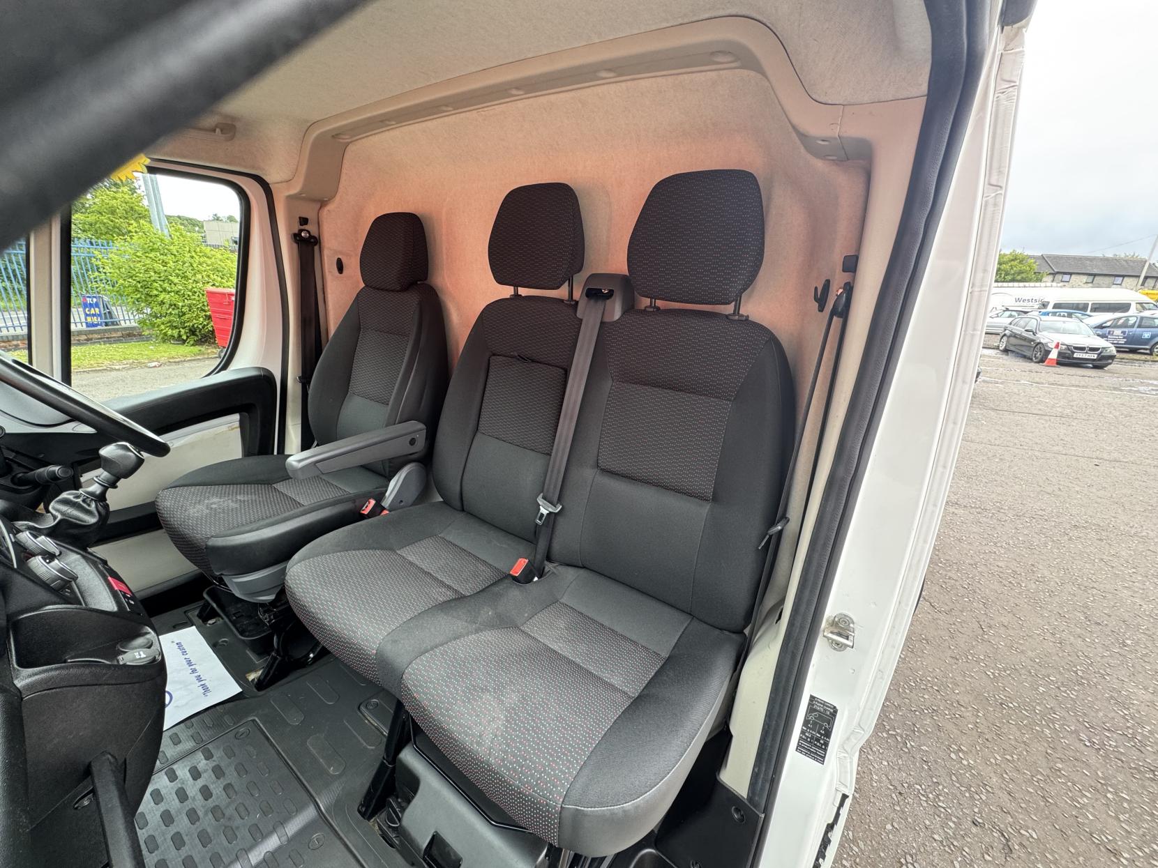 Peugeot Boxer 2.2 BlueHDi 335 Professional Panel Van 5dr Diesel Manual L3 H2 Euro 6 (s/s) (140 ps)