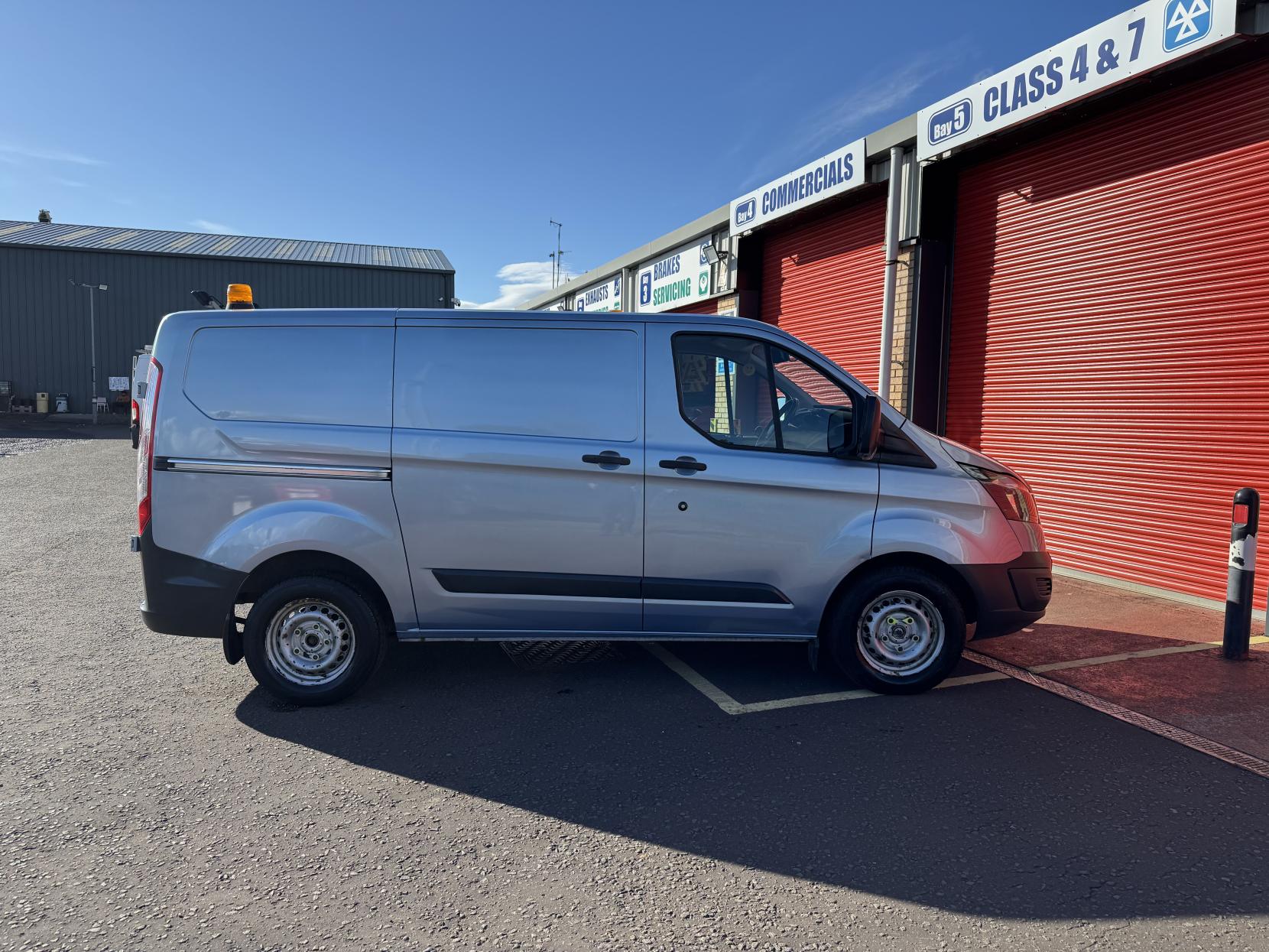 Ford Transit Custom 2.0 TDCi 340 Panel Van 5dr Diesel Manual L1 H1 (172 g/km, 128 bhp)