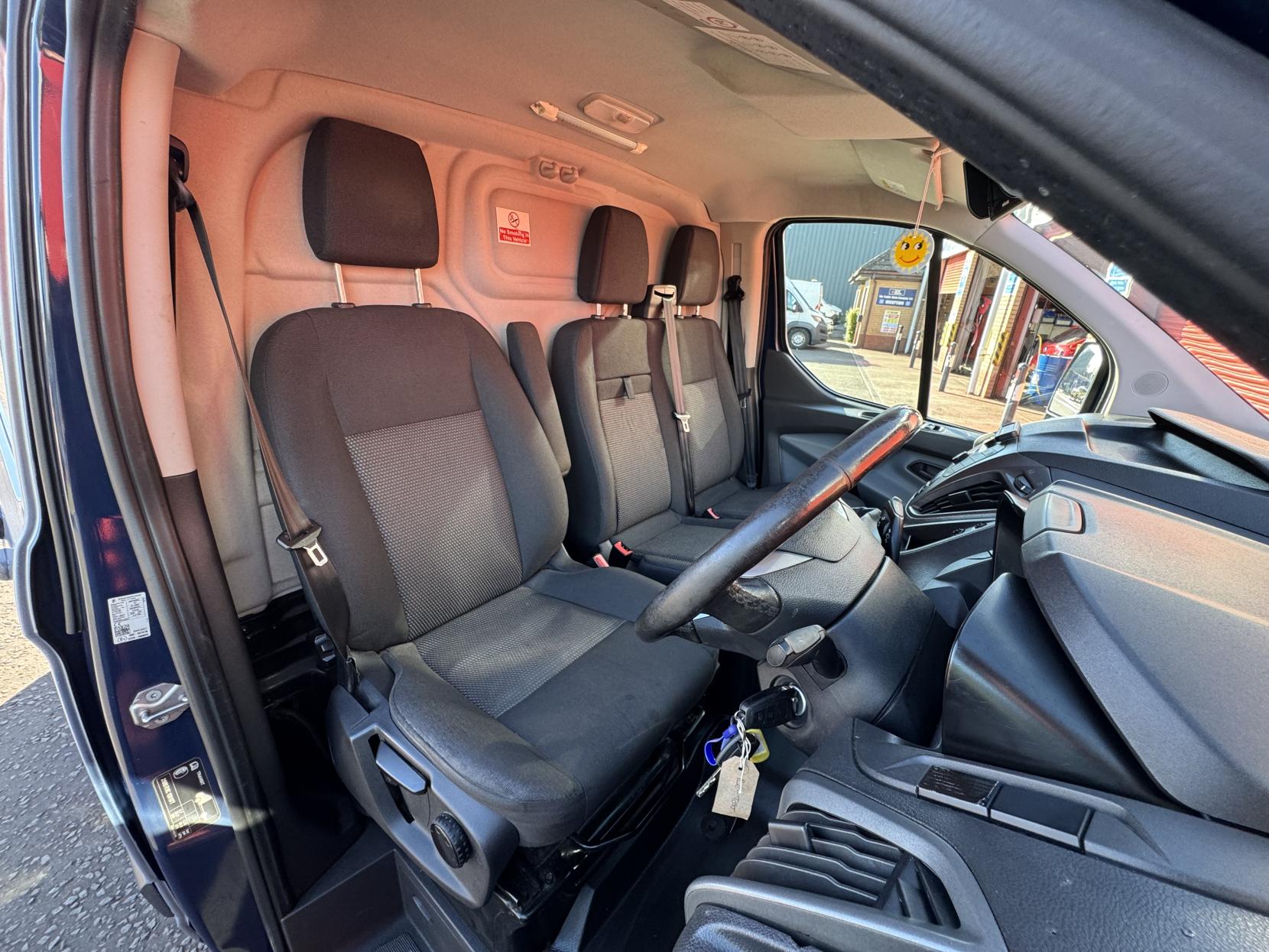 Ford Transit Custom 2.0 TDCi 340 Panel Van 5dr Diesel Manual L1 H1 (172 g/km, 128 bhp)