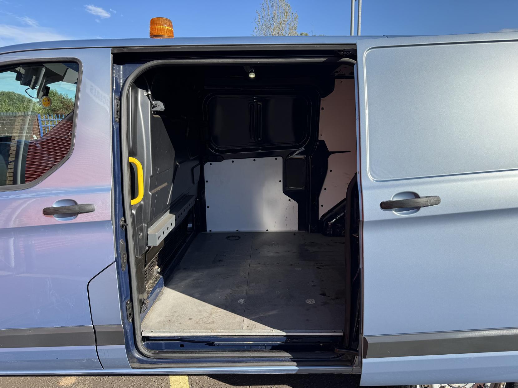 Ford Transit Custom 2.0 TDCi 340 Panel Van 5dr Diesel Manual L1 H1 (172 g/km, 128 bhp)