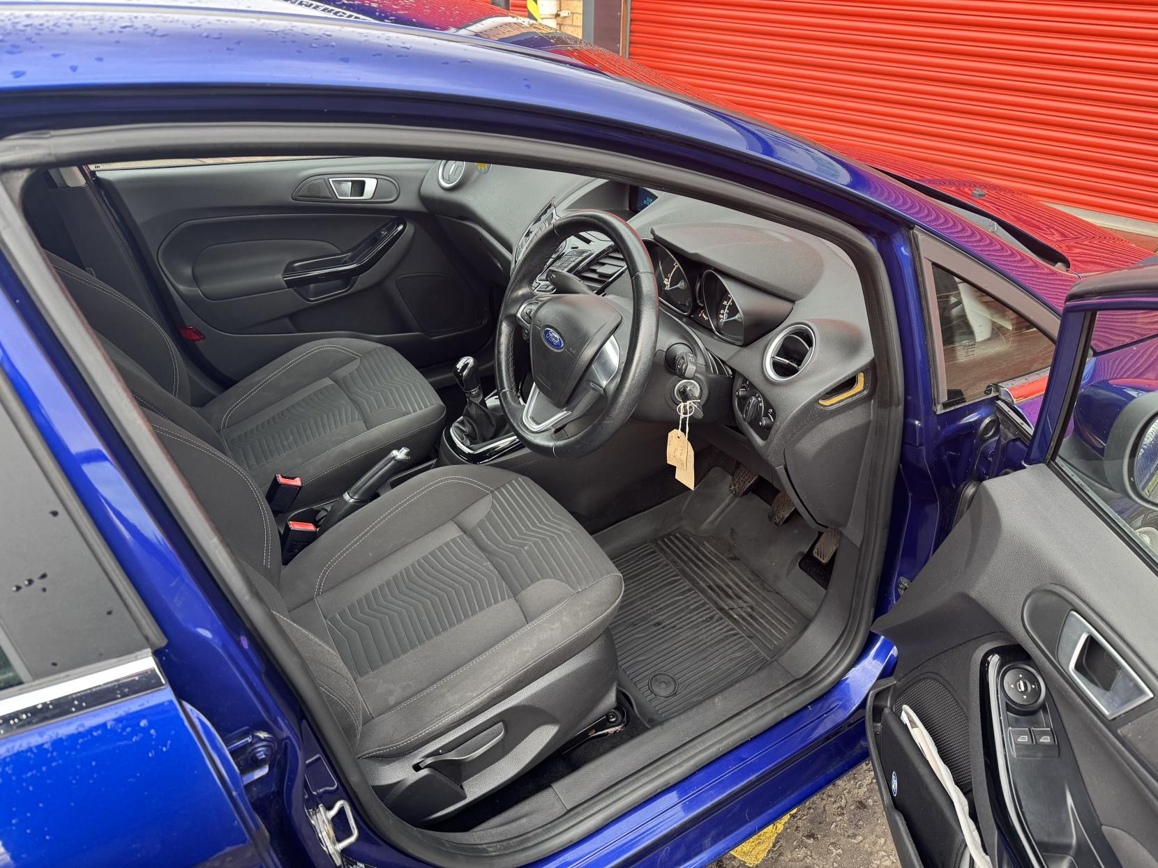 Ford Fiesta 1.25 Zetec Hatchback 5dr Petrol Manual Euro 5 (82 ps)