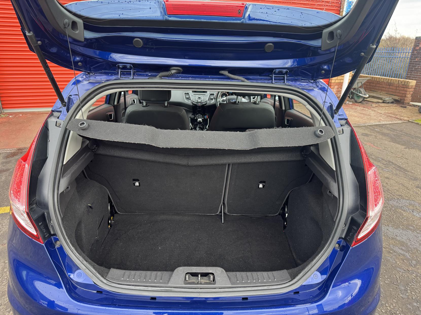 Ford Fiesta 1.25 Zetec Hatchback 5dr Petrol Manual Euro 5 (82 ps)