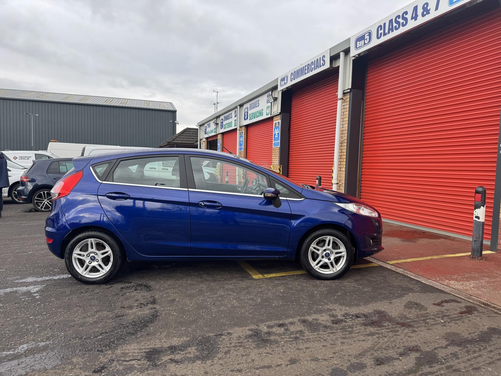 Ford Fiesta 1.25 Zetec Hatchback 5dr Petrol Manual Euro 5 (82 ps)