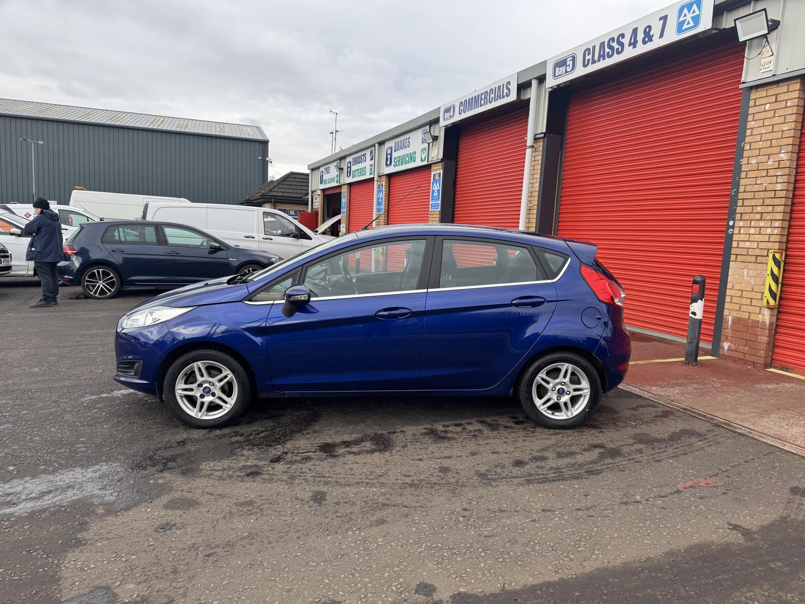 Ford Fiesta 1.25 Zetec Hatchback 5dr Petrol Manual Euro 5 (82 ps)