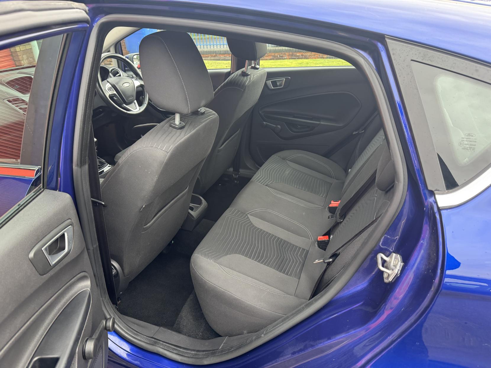 Ford Fiesta 1.25 Zetec Hatchback 5dr Petrol Manual Euro 5 (82 ps)