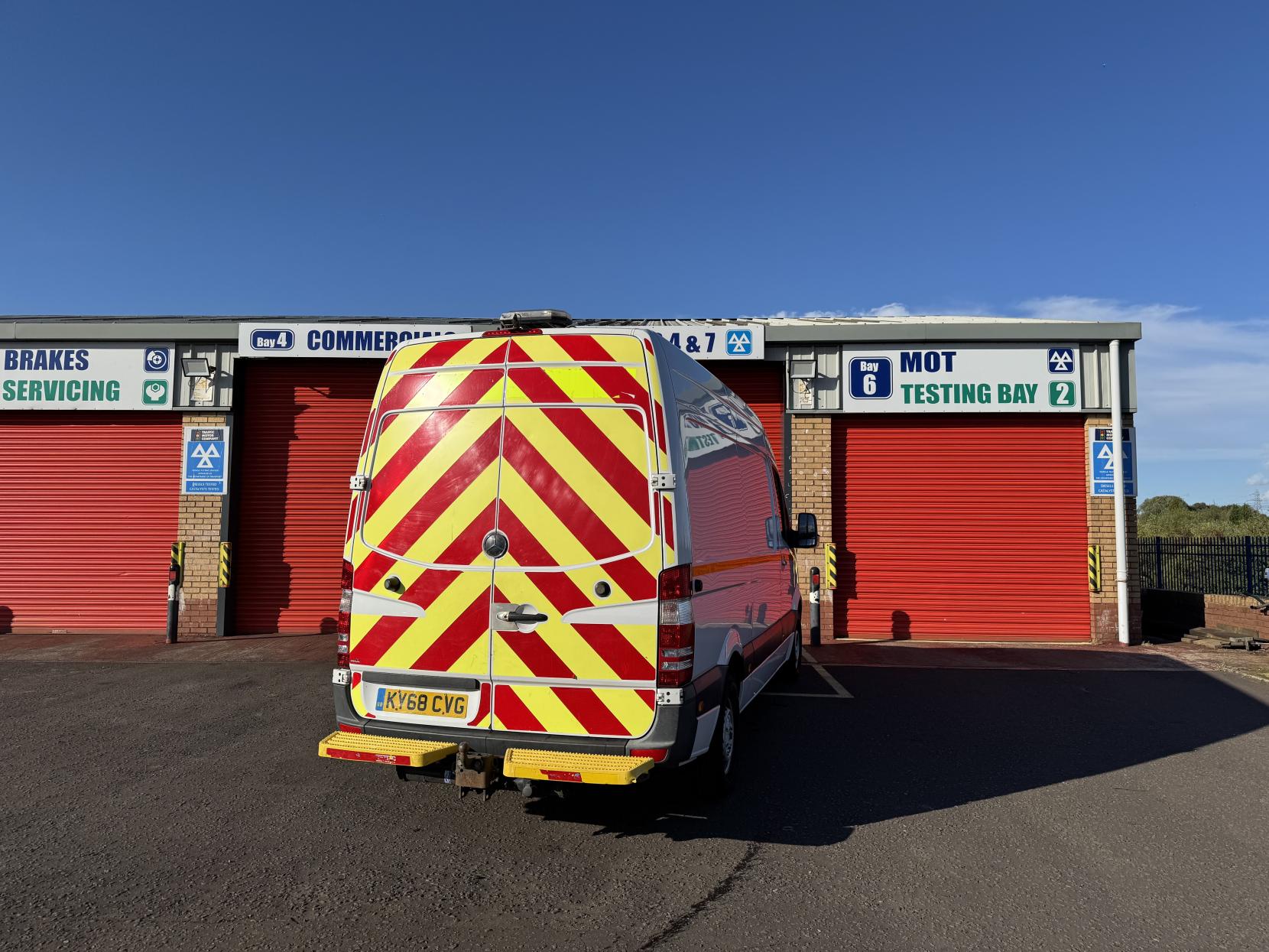 Mercedes-Benz Sprinter 2.1 314 CDi Panel Van 5dr Diesel Manual RWD L2 (213 g/km, 140 bhp)