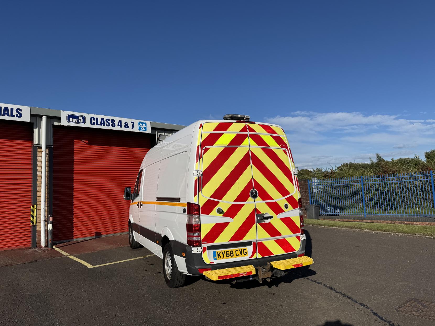 Mercedes-Benz Sprinter 2.1 314 CDi Panel Van 5dr Diesel Manual RWD L2 (213 g/km, 140 bhp)