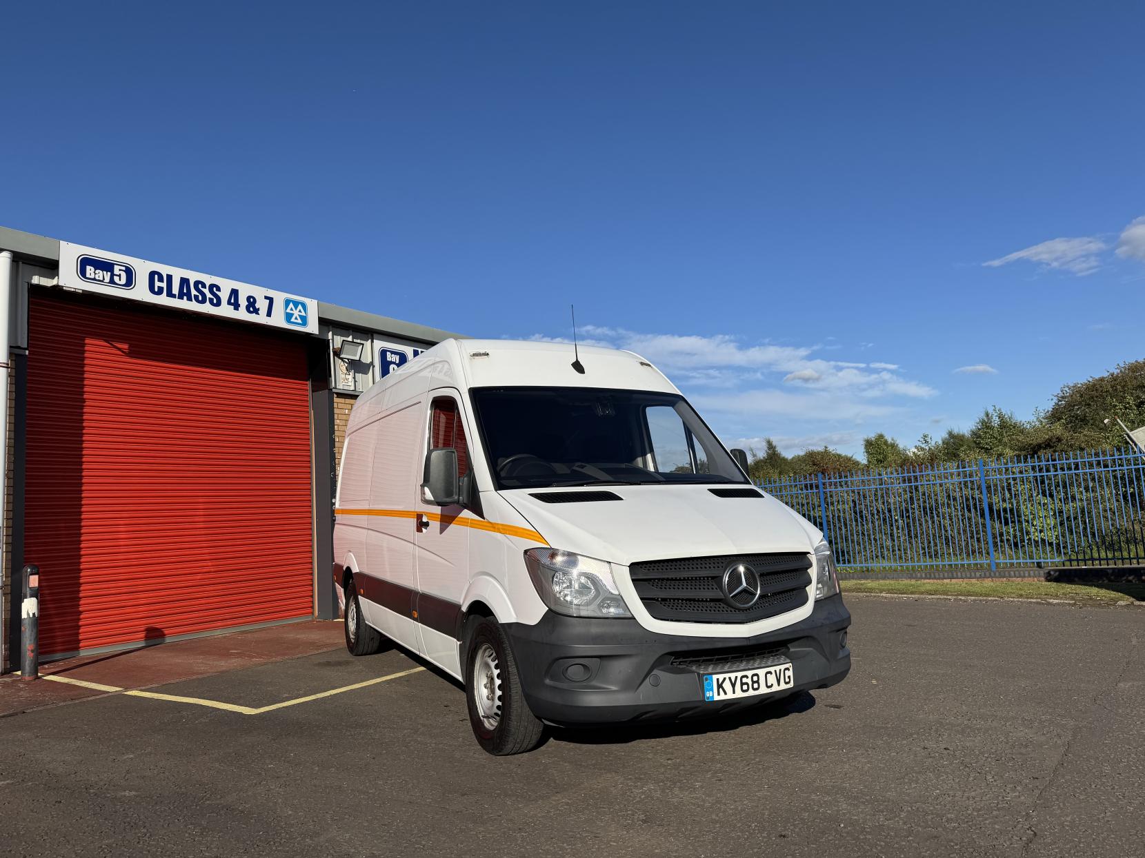 Mercedes-Benz Sprinter 2.1 314 CDi Panel Van 5dr Diesel Manual RWD L2 (213 g/km, 140 bhp)