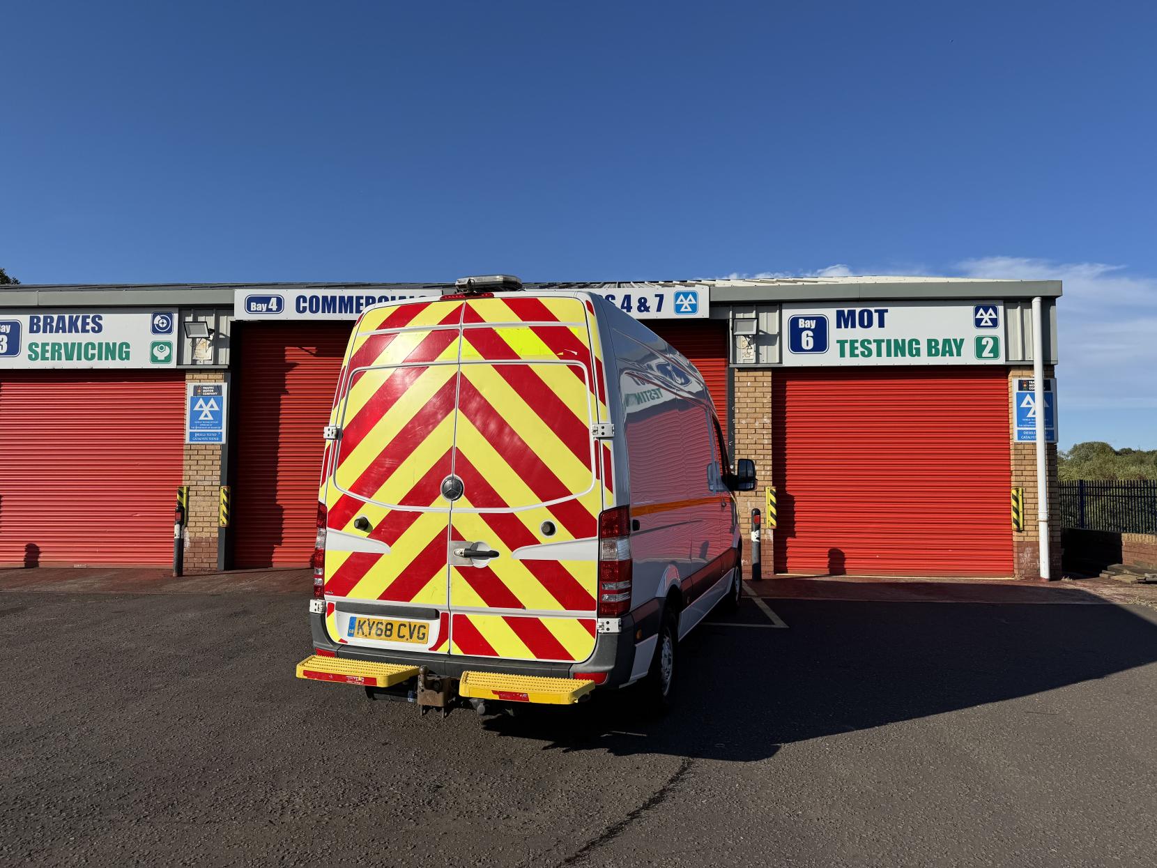 Mercedes-Benz Sprinter 2.1 314 CDi Panel Van 5dr Diesel Manual RWD L2 (213 g/km, 140 bhp)