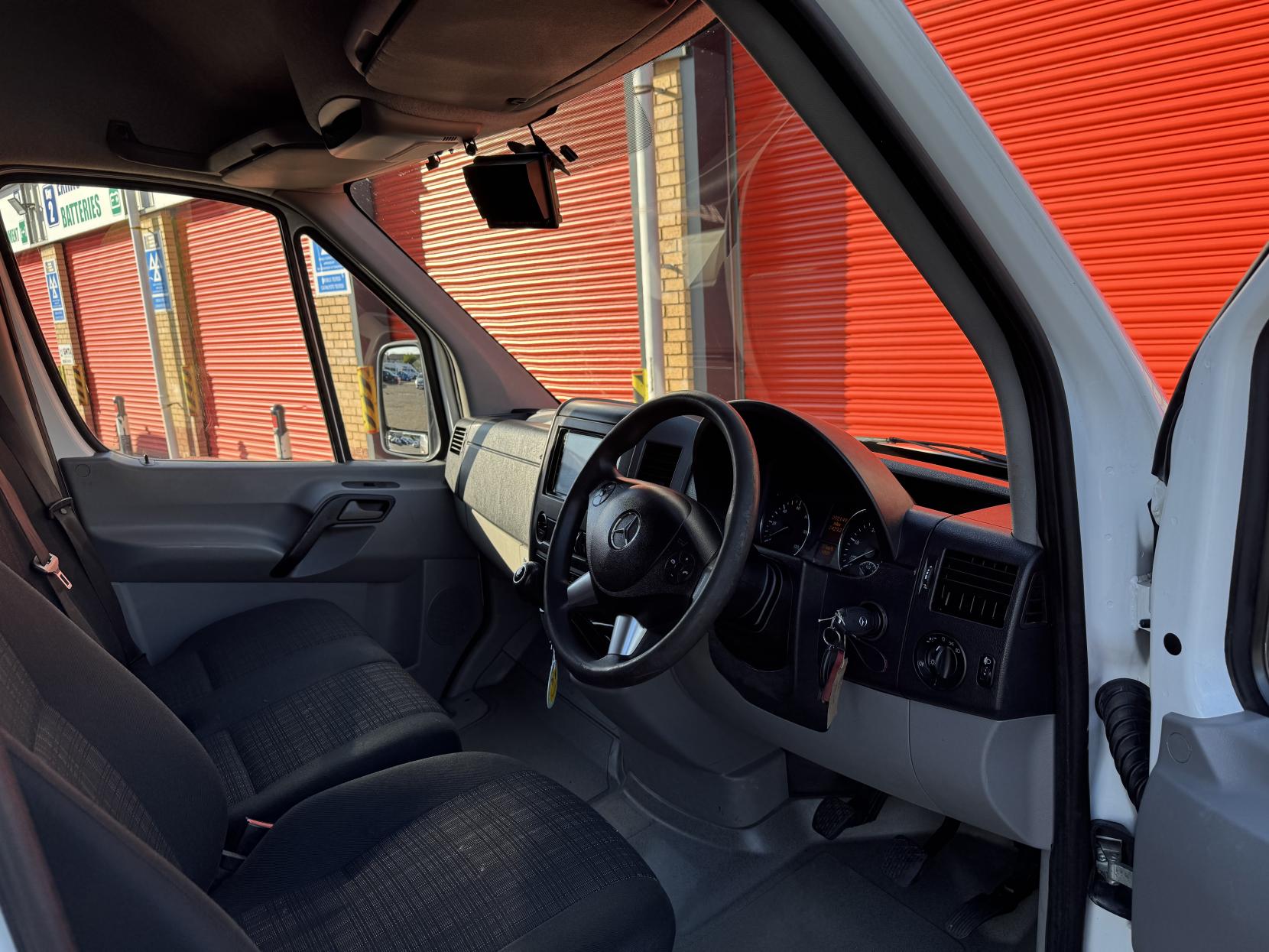 Mercedes-Benz Sprinter 2.1 314 CDi Panel Van 5dr Diesel Manual RWD L2 (213 g/km, 140 bhp)