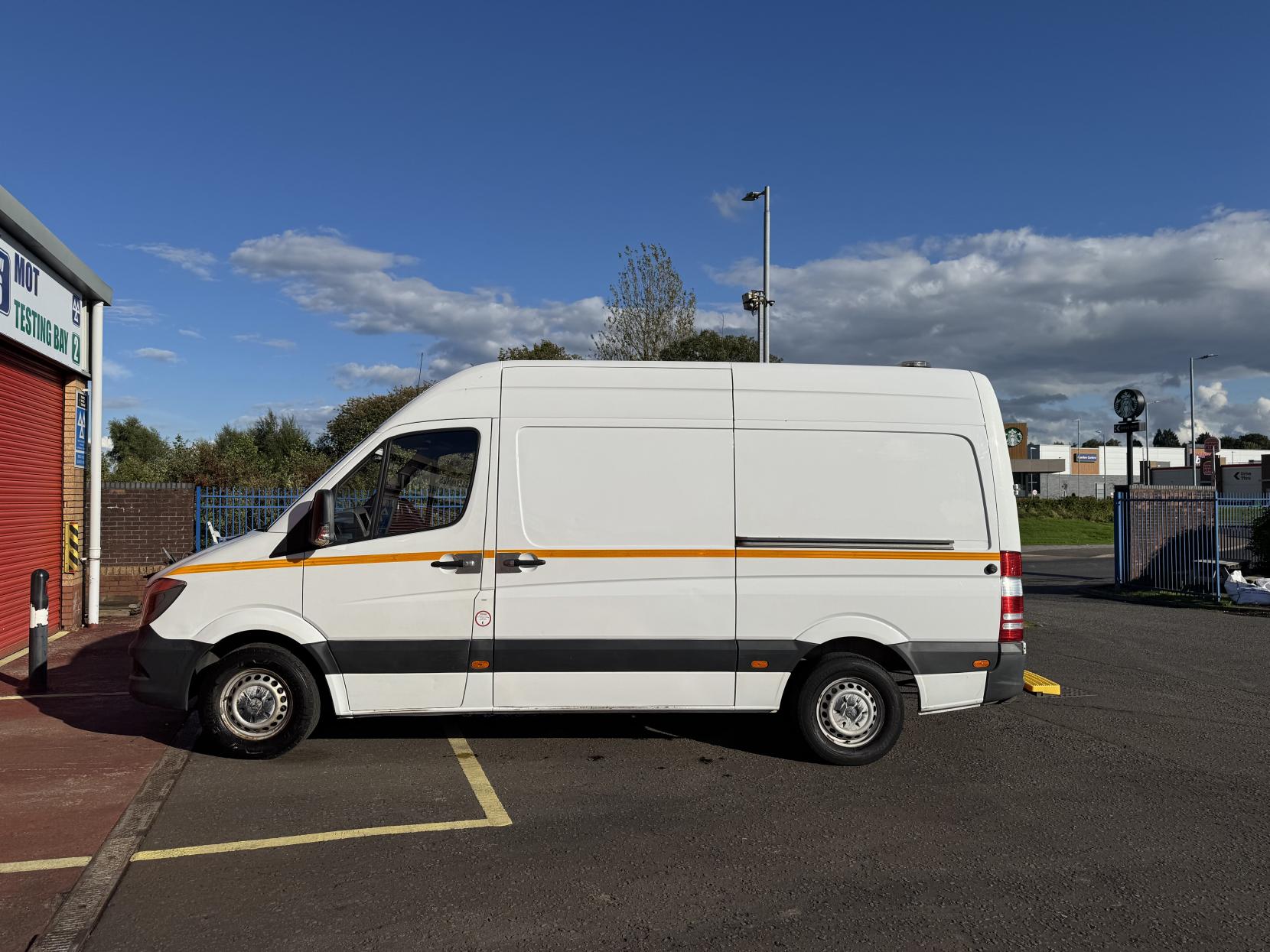 Mercedes-Benz Sprinter 2.1 314 CDi Panel Van 5dr Diesel Manual RWD L2 (213 g/km, 140 bhp)