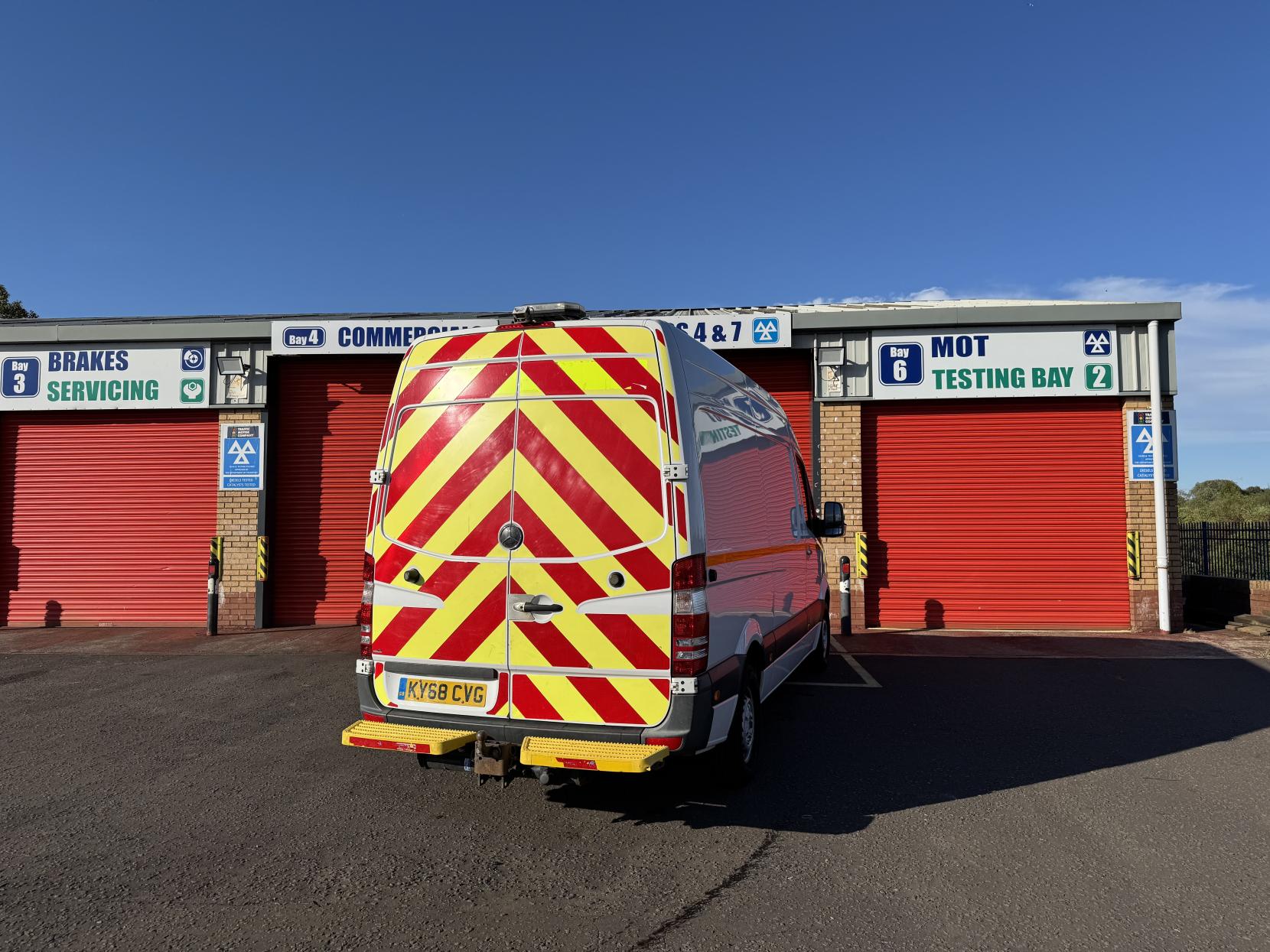 Mercedes-Benz Sprinter 2.1 314 CDi Panel Van 5dr Diesel Manual RWD L2 (213 g/km, 140 bhp)