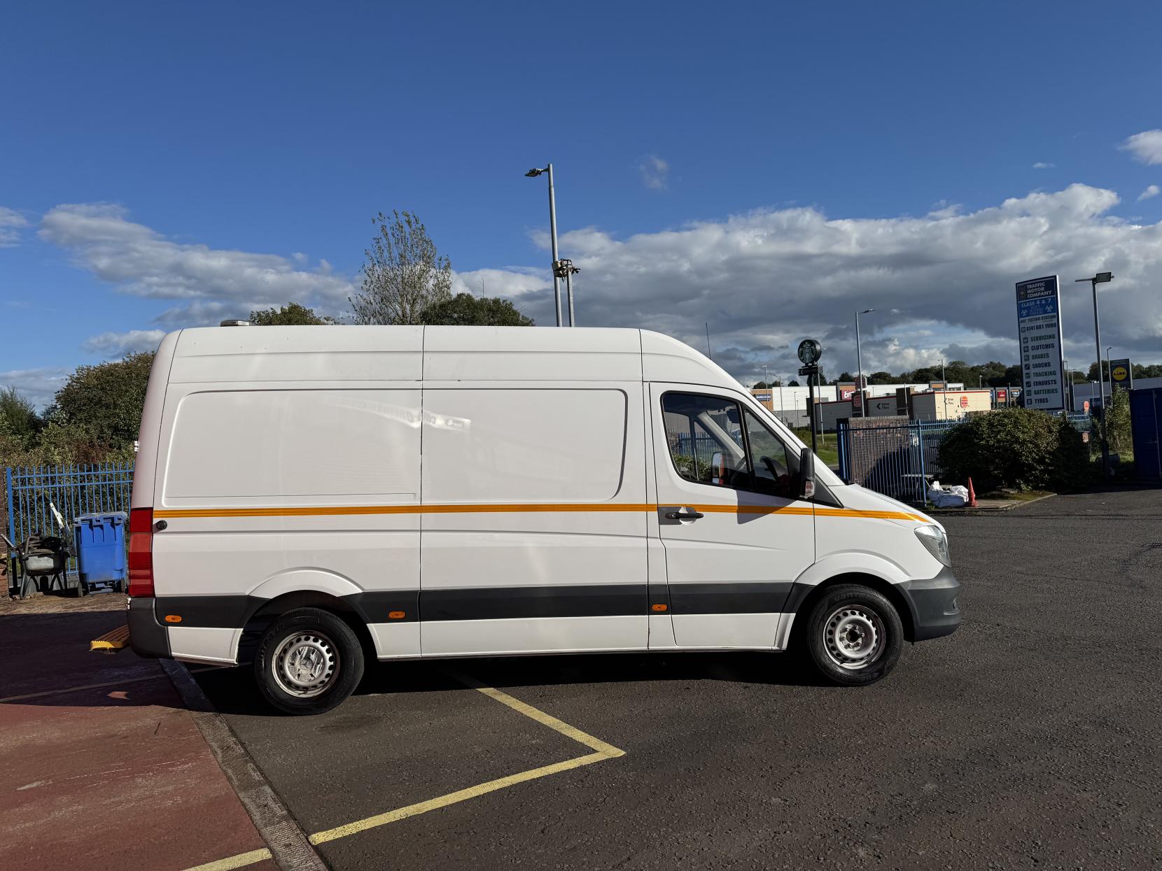 Mercedes-Benz Sprinter 2.1 314 CDi Panel Van 5dr Diesel Manual RWD L2 (213 g/km, 140 bhp)