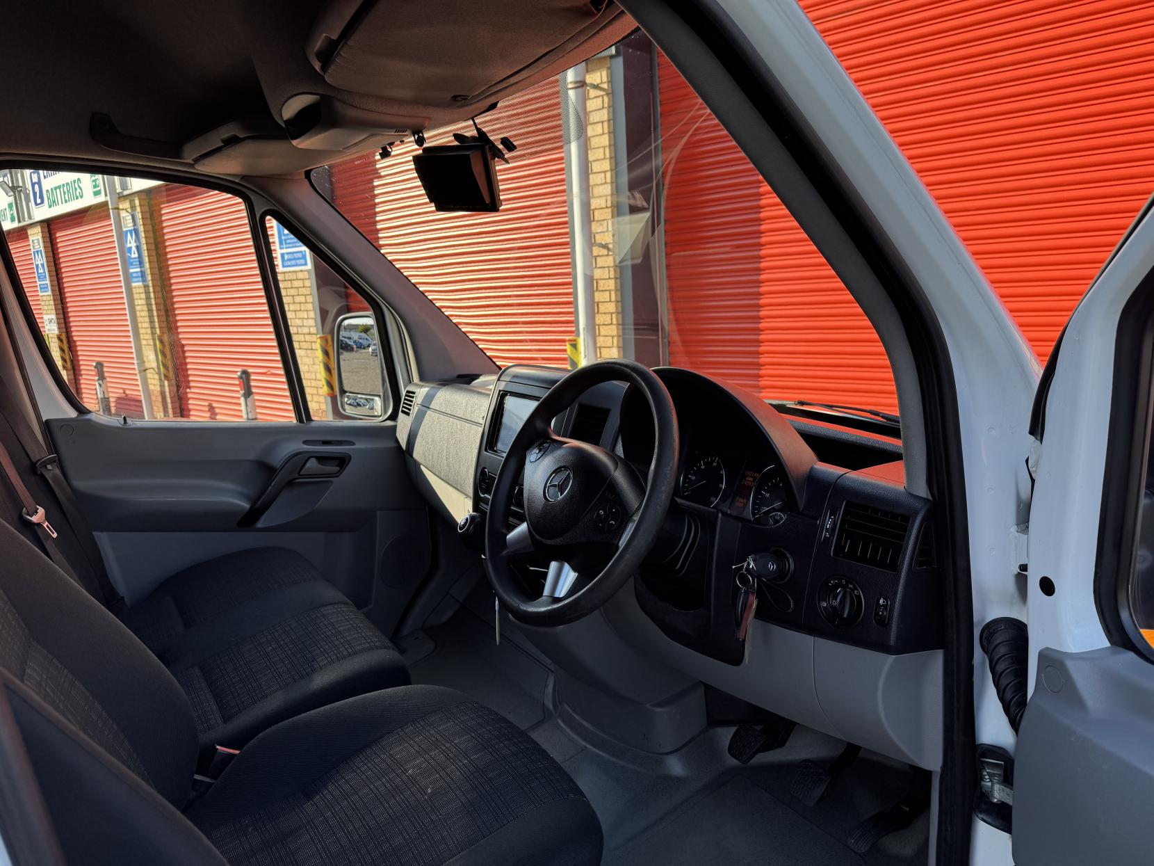 Mercedes-Benz Sprinter 2.1 314 CDi Panel Van 5dr Diesel Manual RWD L2 (213 g/km, 140 bhp)