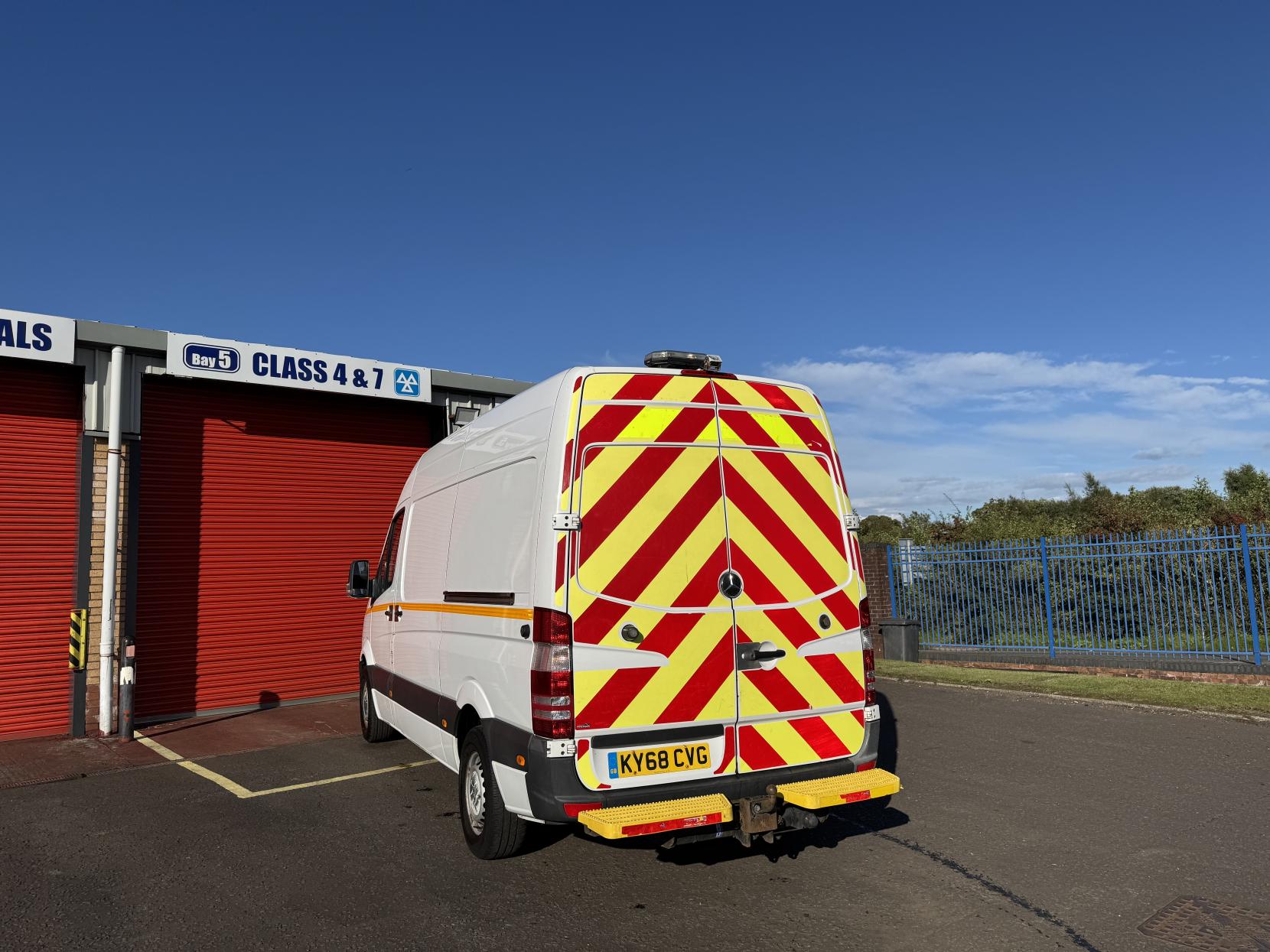 Mercedes-Benz Sprinter 2.1 314 CDi Panel Van 5dr Diesel Manual RWD L2 (213 g/km, 140 bhp)