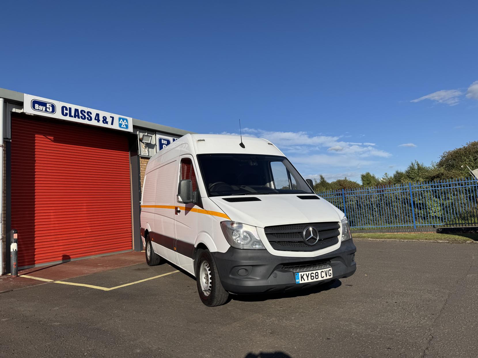 Mercedes-Benz Sprinter 2.1 314 CDi Panel Van 5dr Diesel Manual RWD L2 (213 g/km, 140 bhp)