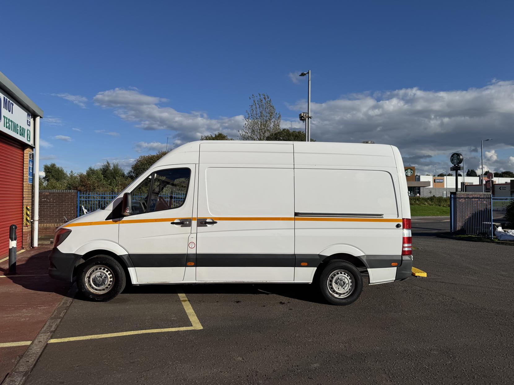 Mercedes-Benz Sprinter 2.1 314 CDi Panel Van 5dr Diesel Manual RWD L2 (213 g/km, 140 bhp)