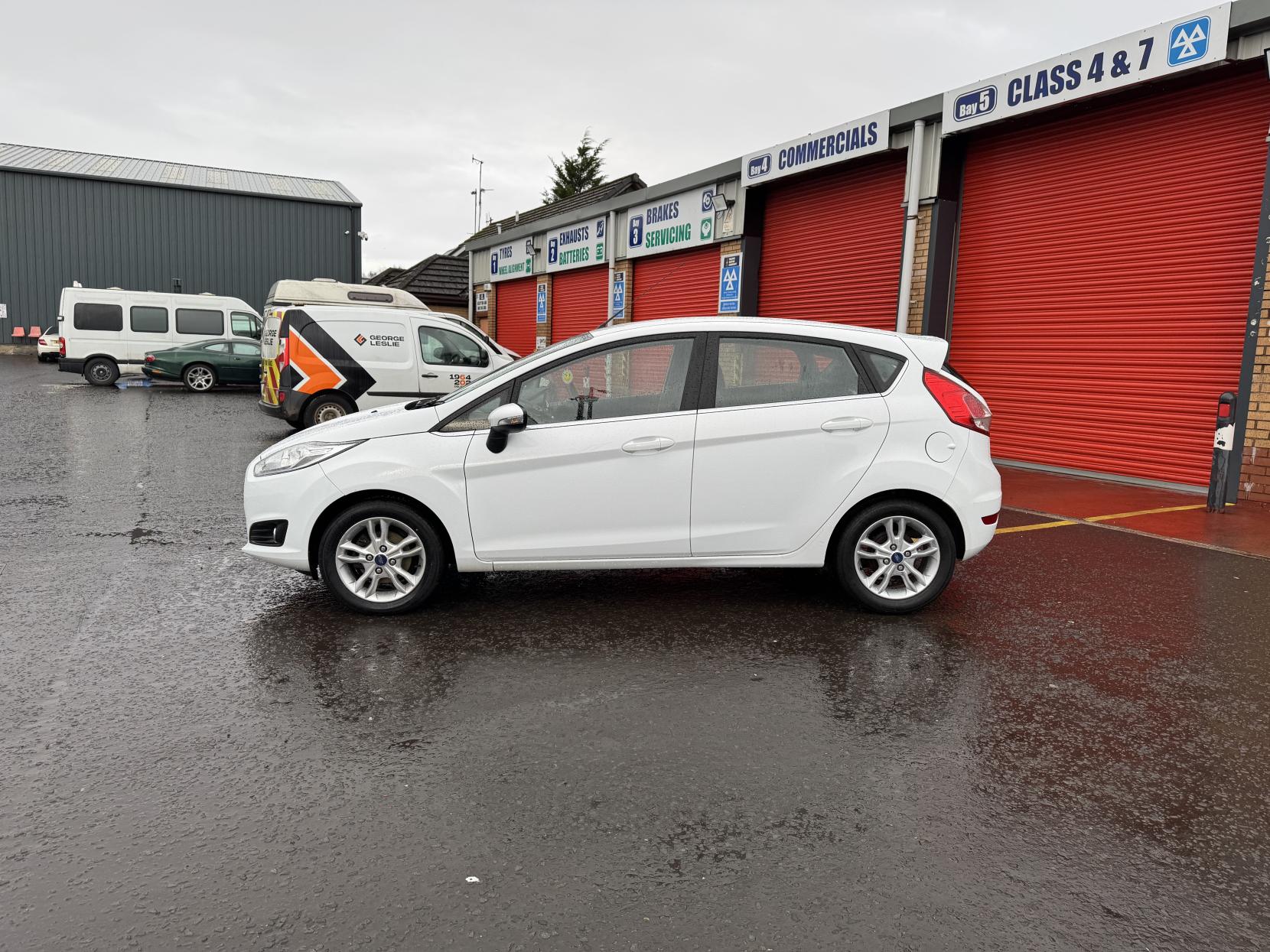 Ford Fiesta 1.5 TDCi Zetec Hatchback 5dr Diesel Manual Euro 6 (75 ps)