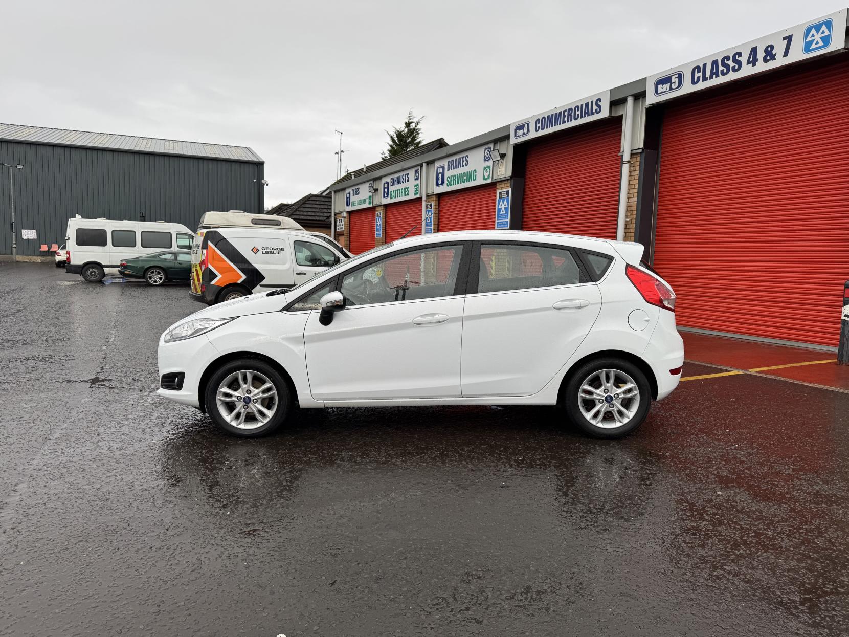 Ford Fiesta 1.5 TDCi Zetec Hatchback 5dr Diesel Manual Euro 6 (75 ps)