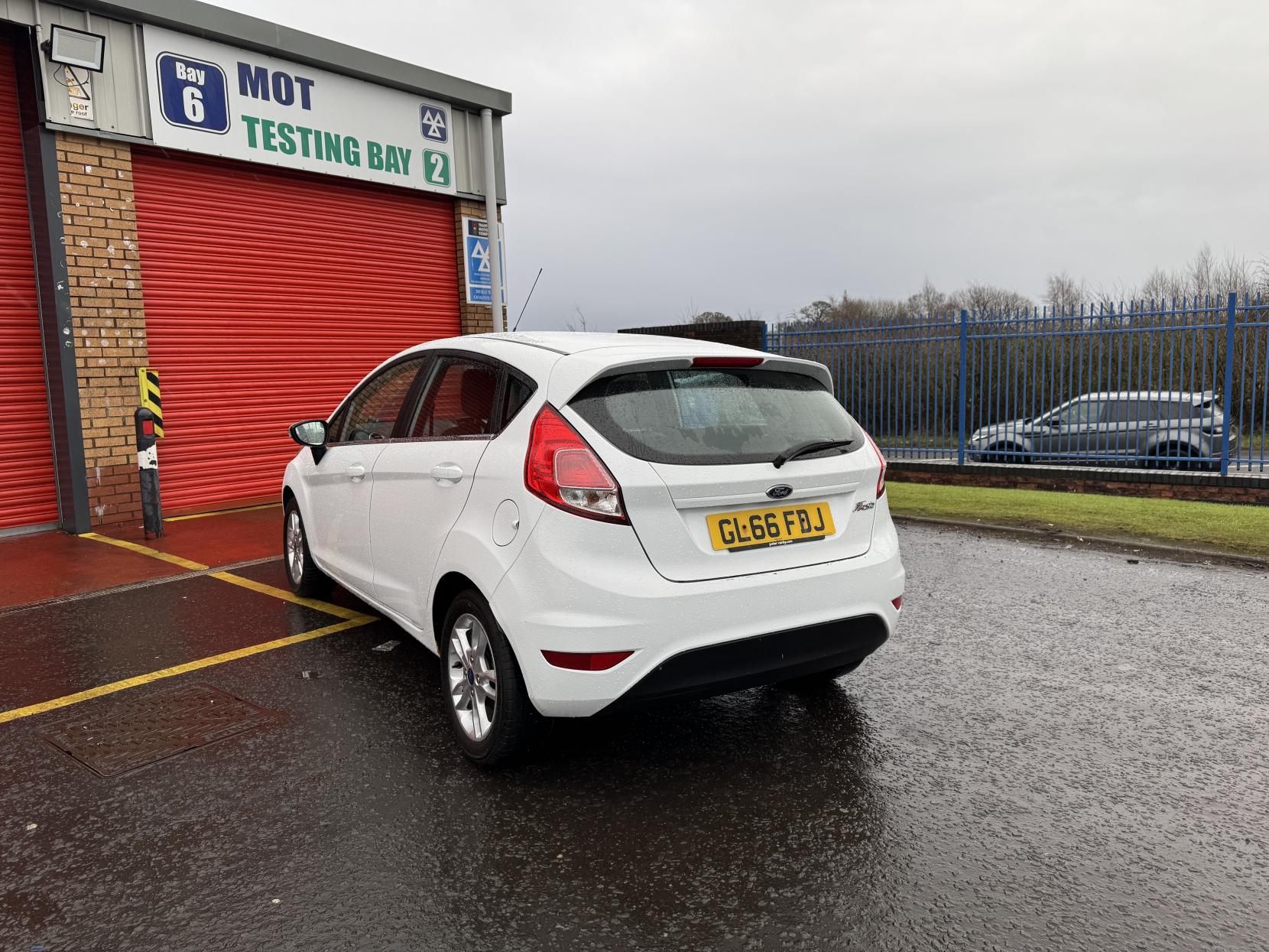 Ford Fiesta 1.5 TDCi Zetec Hatchback 5dr Diesel Manual Euro 6 (75 ps)