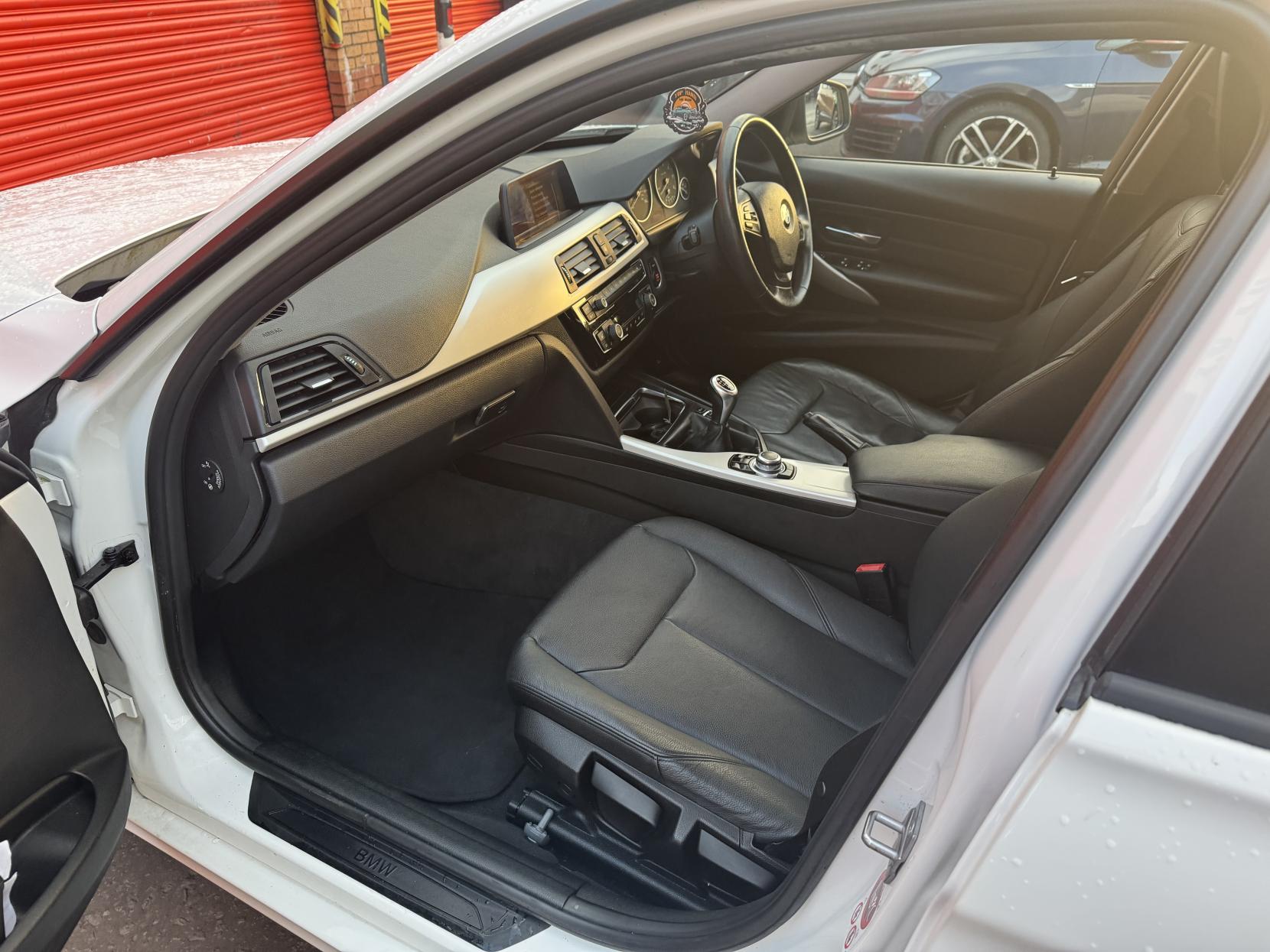 BMW 3 Series 2.0 320d ED Plus Saloon 4dr Diesel Manual Euro 6 (s/s) (163 ps)