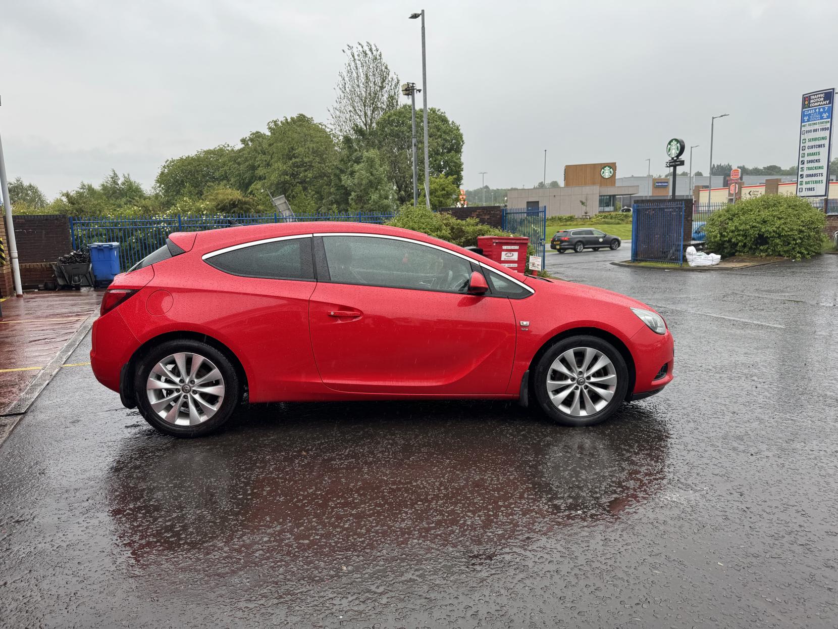 Vauxhall Astra GTC 1.4T 16V SRi Coupe 3dr Petrol Manual Euro 5 (s/s) (120 ps)