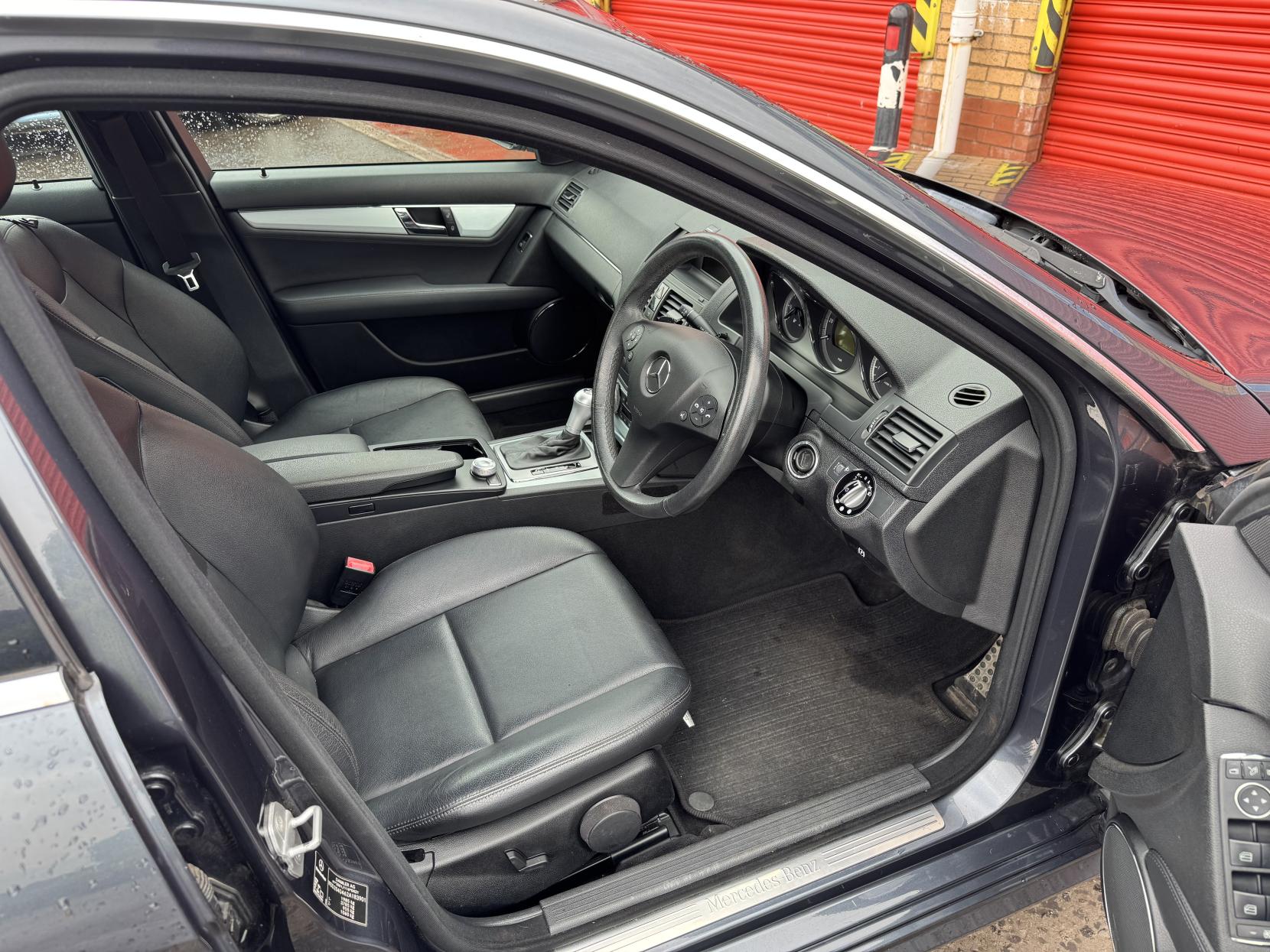 Mercedes-Benz C Class 1.8 C180K Sport Saloon 4dr Petrol Auto Euro 4 (156 ps)