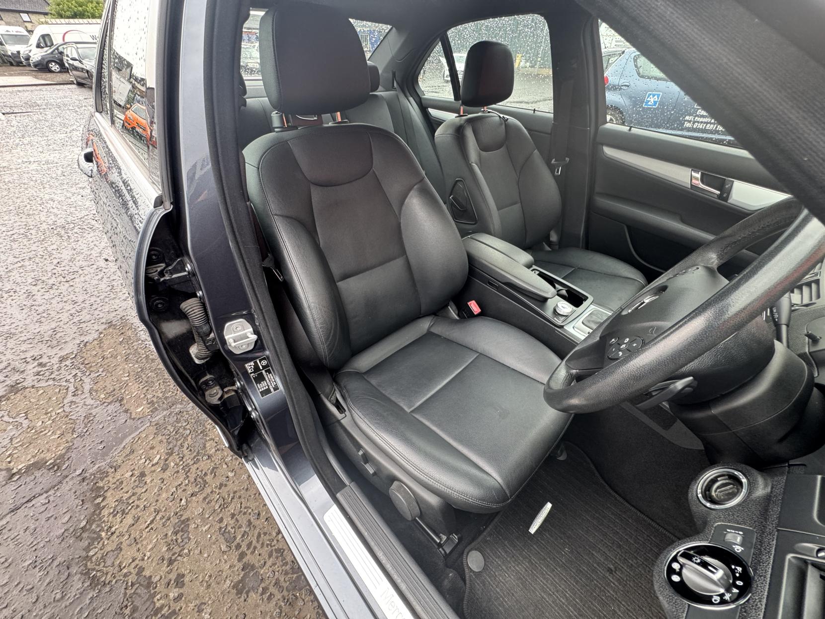 Mercedes-Benz C Class 1.8 C180K Sport Saloon 4dr Petrol Auto Euro 4 (156 ps)