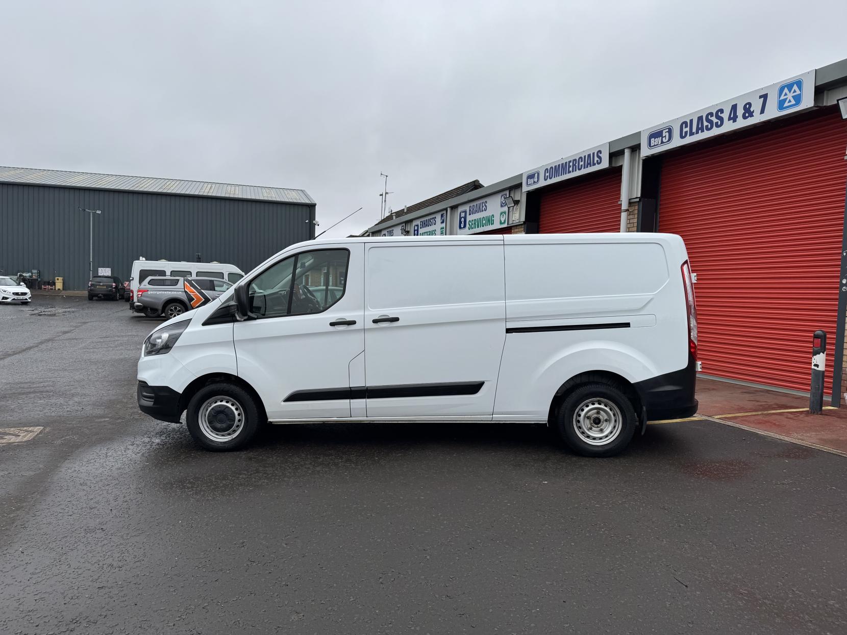 Ford Transit Custom 2.0 300 EcoBlue Leader Panel Van 5dr Diesel Manual L2 H1 Euro 6 (s/s) (105 ps)