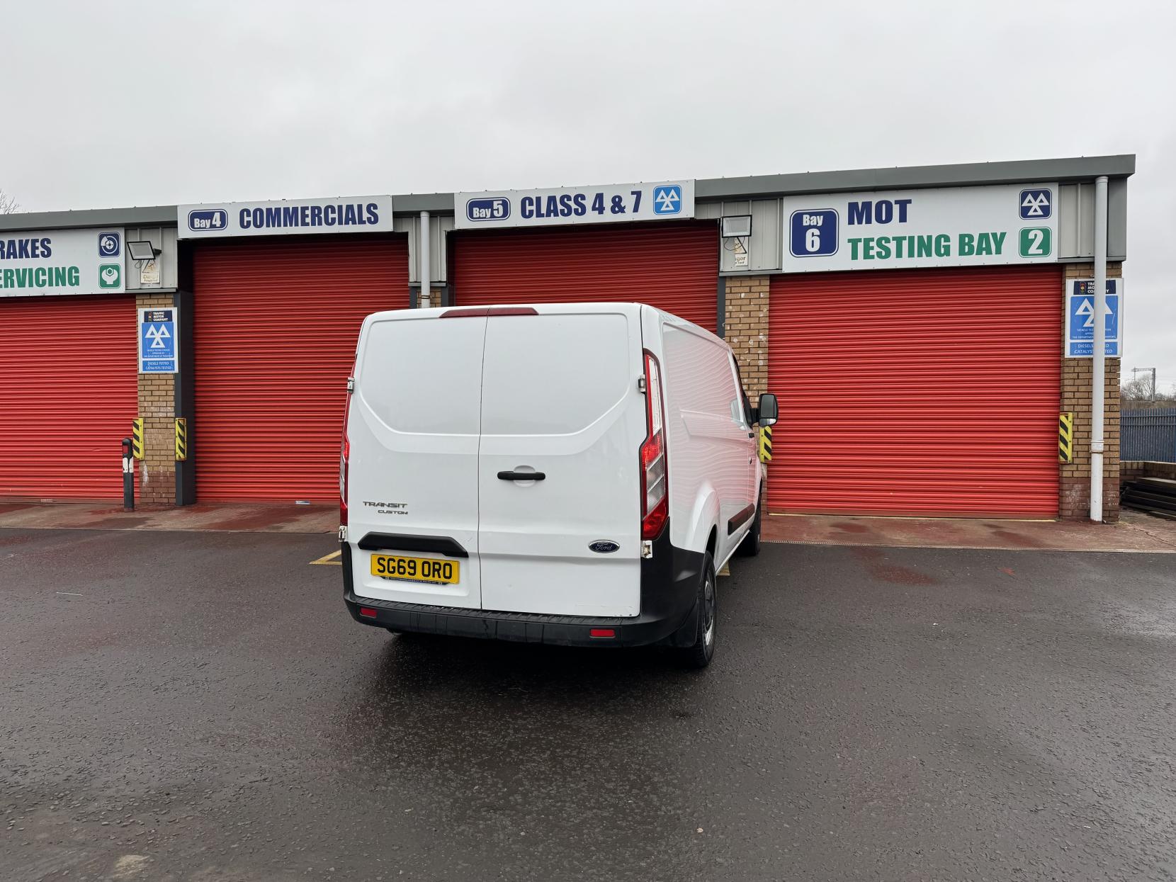 Ford Transit Custom 2.0 300 EcoBlue Leader Panel Van 5dr Diesel Manual L2 H1 Euro 6 (s/s) (105 ps)