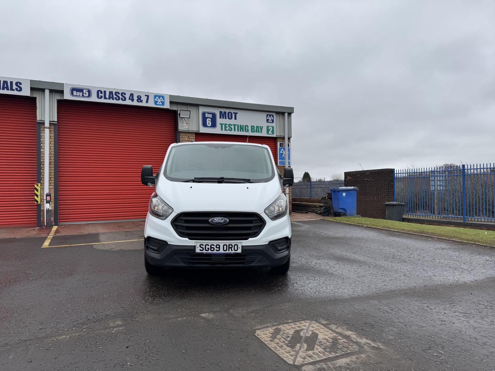 Ford Transit Custom 2.0 300 EcoBlue Leader Panel Van 5dr Diesel Manual L2 H1 Euro 6 (s/s) (105 ps)