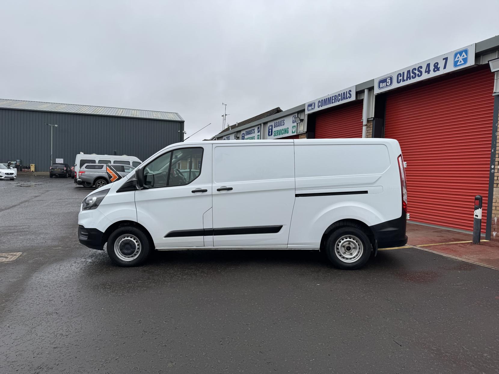 Ford Transit Custom 2.0 300 EcoBlue Leader Panel Van 5dr Diesel Manual L2 H1 Euro 6 (s/s) (105 ps)