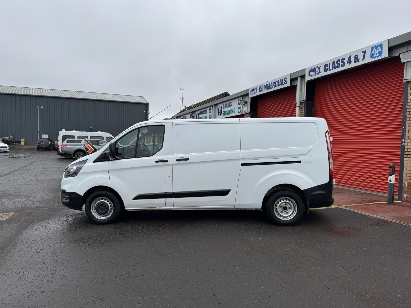 Ford Transit Custom 2.0 300 EcoBlue Leader Panel Van 5dr Diesel Manual L2 H1 Euro 6 (s/s) (105 ps)