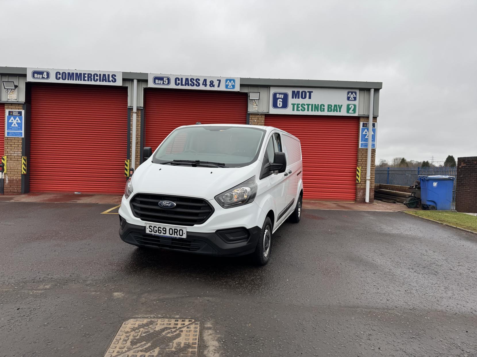 Ford Transit Custom 2.0 300 EcoBlue Leader Panel Van 5dr Diesel Manual L2 H1 Euro 6 (s/s) (105 ps)