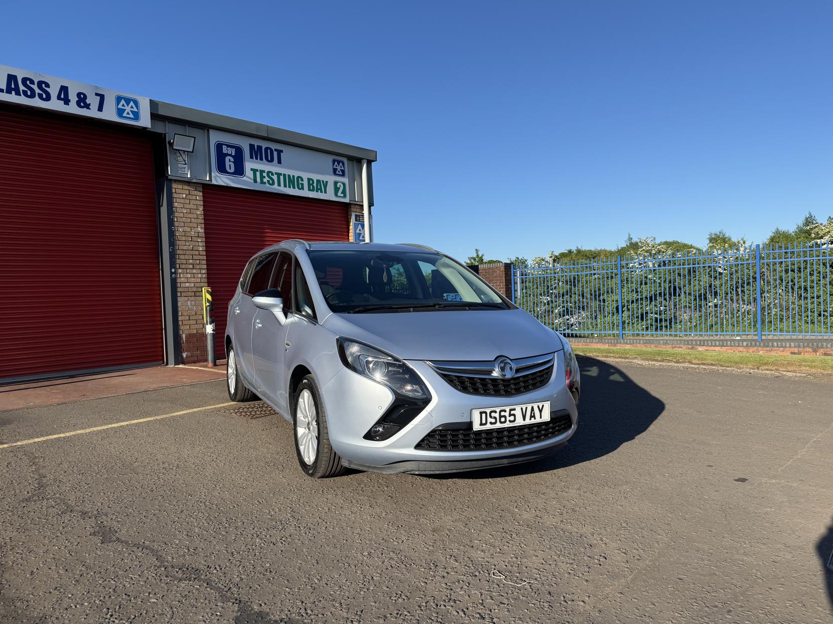 Vauxhall Zafira Tourer 1.4i Turbo SE MPV 5dr Petrol Manual Euro 6 (140 ps)