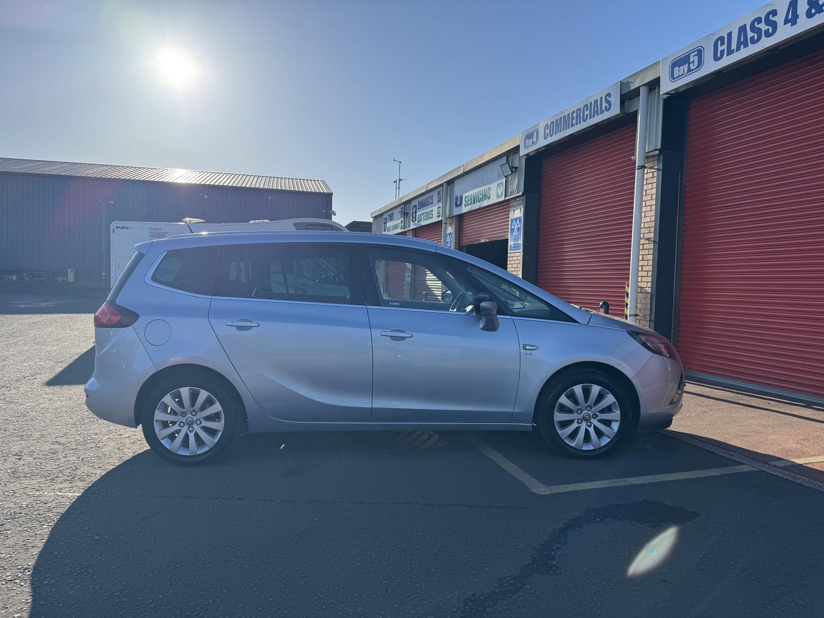 Vauxhall Zafira Tourer 1.4i Turbo SE MPV 5dr Petrol Manual Euro 6 (140 ps)