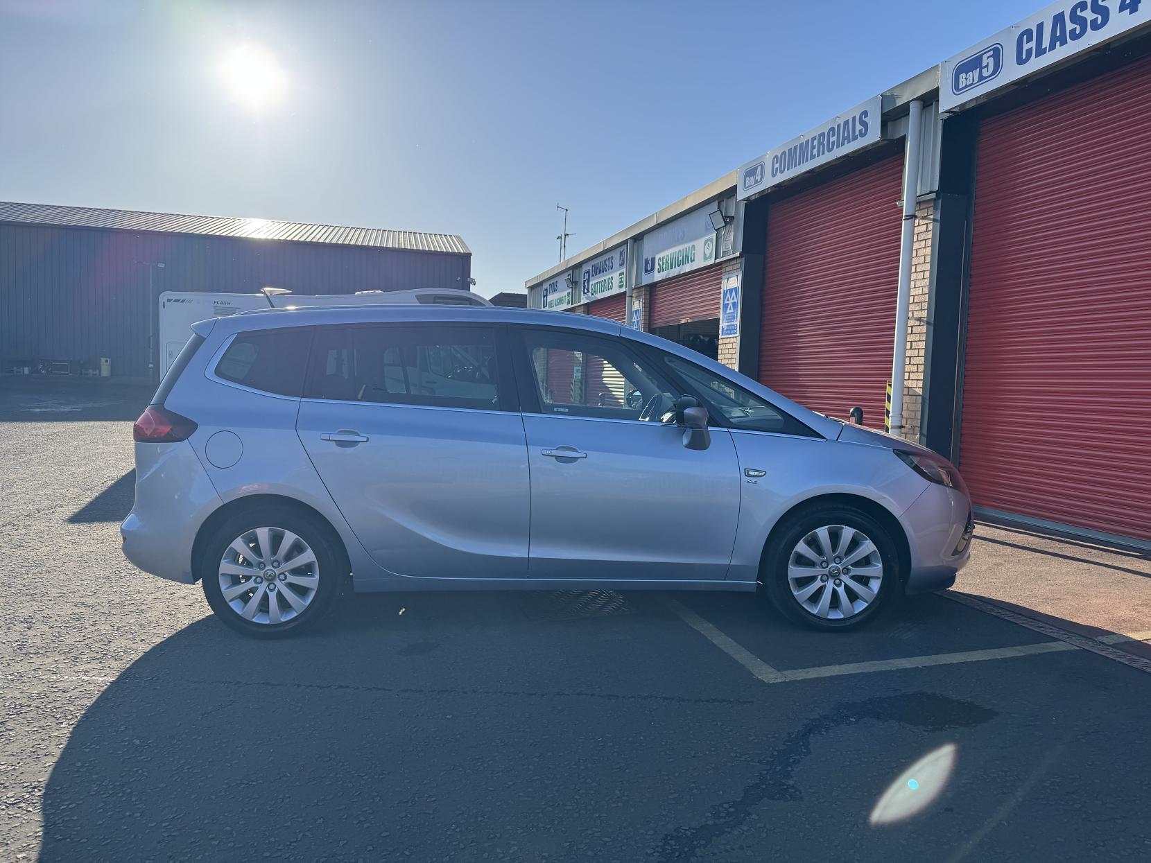 Vauxhall Zafira Tourer 1.4i Turbo SE MPV 5dr Petrol Manual Euro 6 (140 ps)