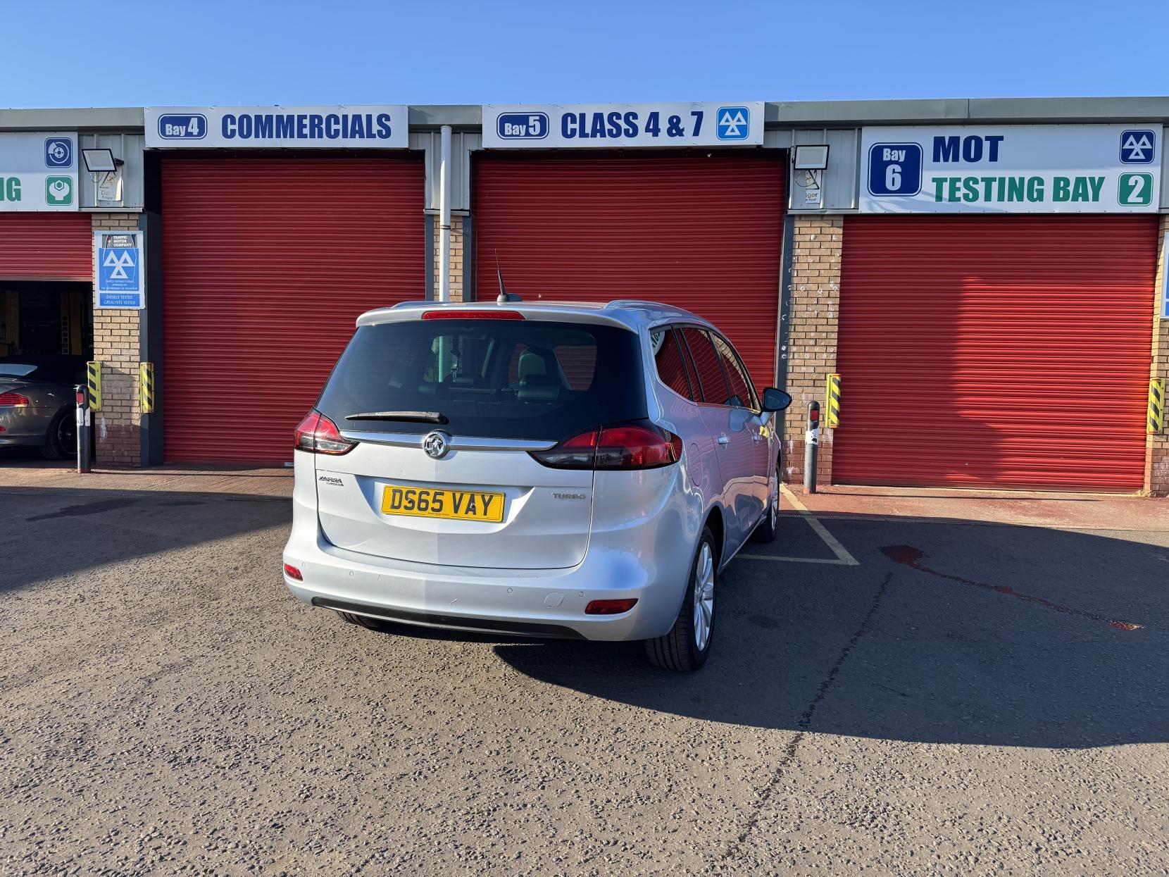 Vauxhall Zafira Tourer 1.4i Turbo SE MPV 5dr Petrol Manual Euro 6 (140 ps)