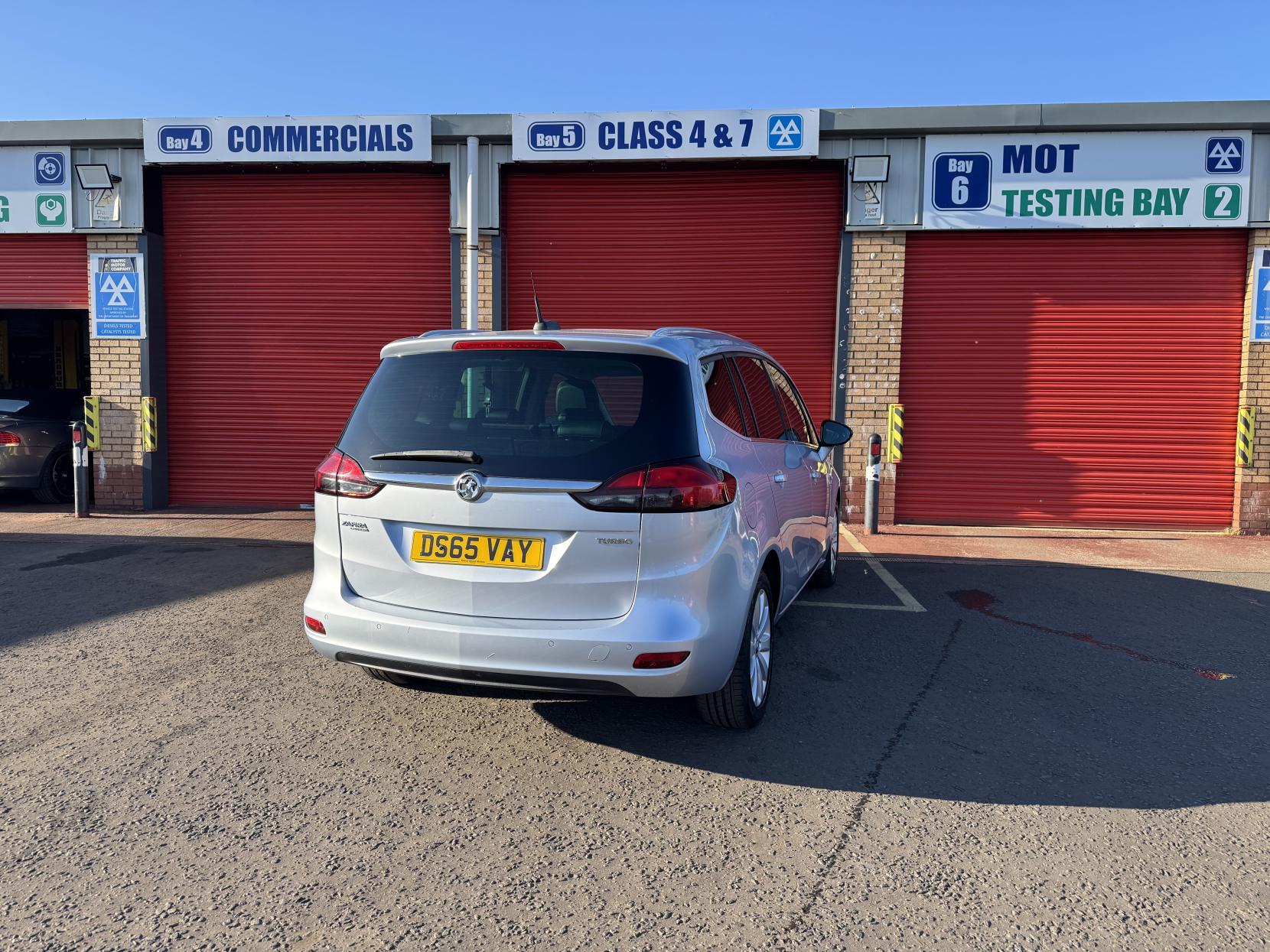 Vauxhall Zafira Tourer 1.4i Turbo SE MPV 5dr Petrol Manual Euro 6 (140 ps)