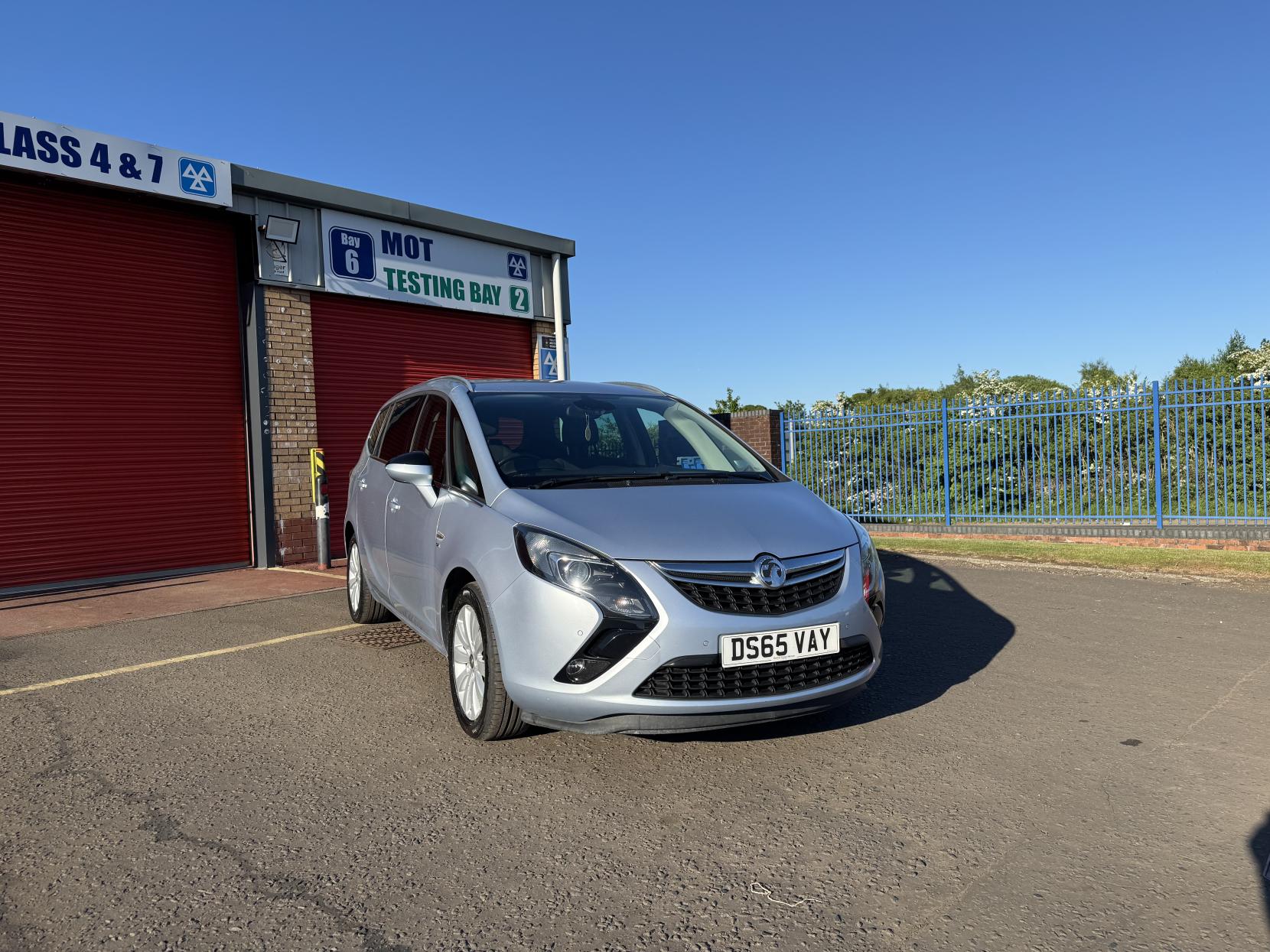 Vauxhall Zafira Tourer 1.4i Turbo SE MPV 5dr Petrol Manual Euro 6 (140 ps)