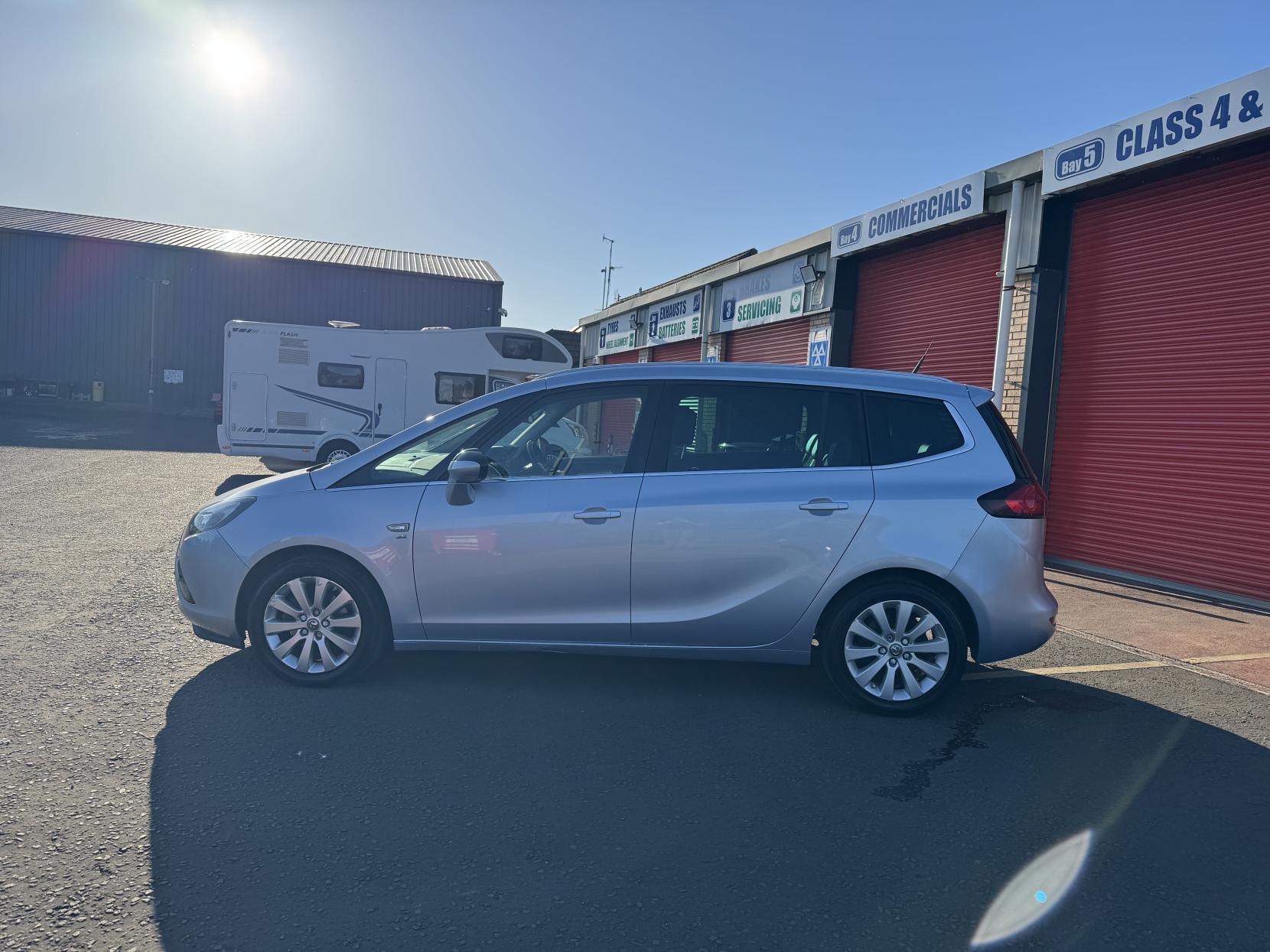 Vauxhall Zafira Tourer 1.4i Turbo SE MPV 5dr Petrol Manual Euro 6 (140 ps)