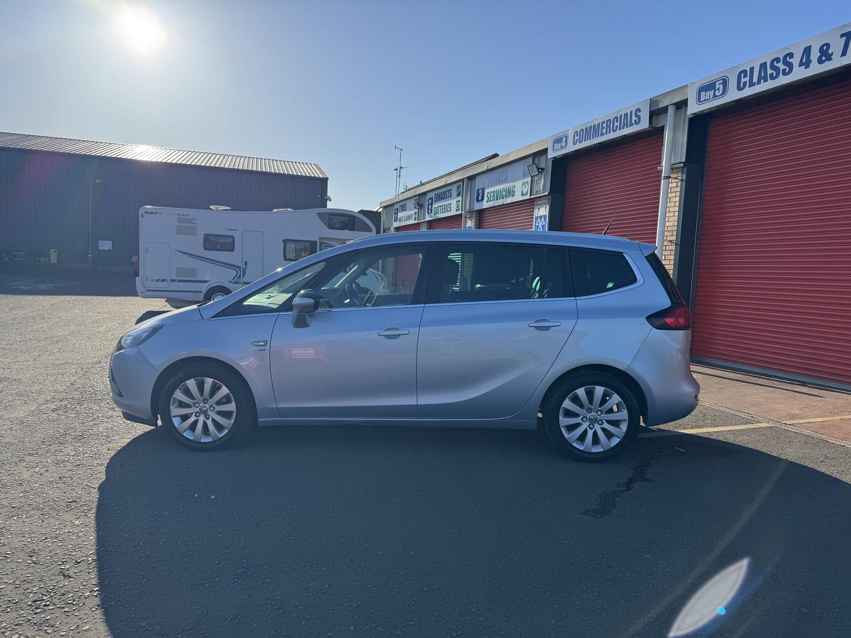 Vauxhall Zafira Tourer 1.4i Turbo SE MPV 5dr Petrol Manual Euro 6 (140 ps)