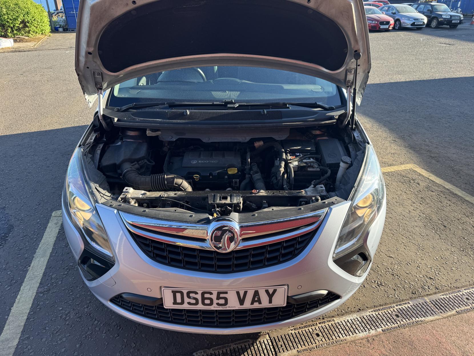 Vauxhall Zafira Tourer 1.4i Turbo SE MPV 5dr Petrol Manual Euro 6 (140 ps)