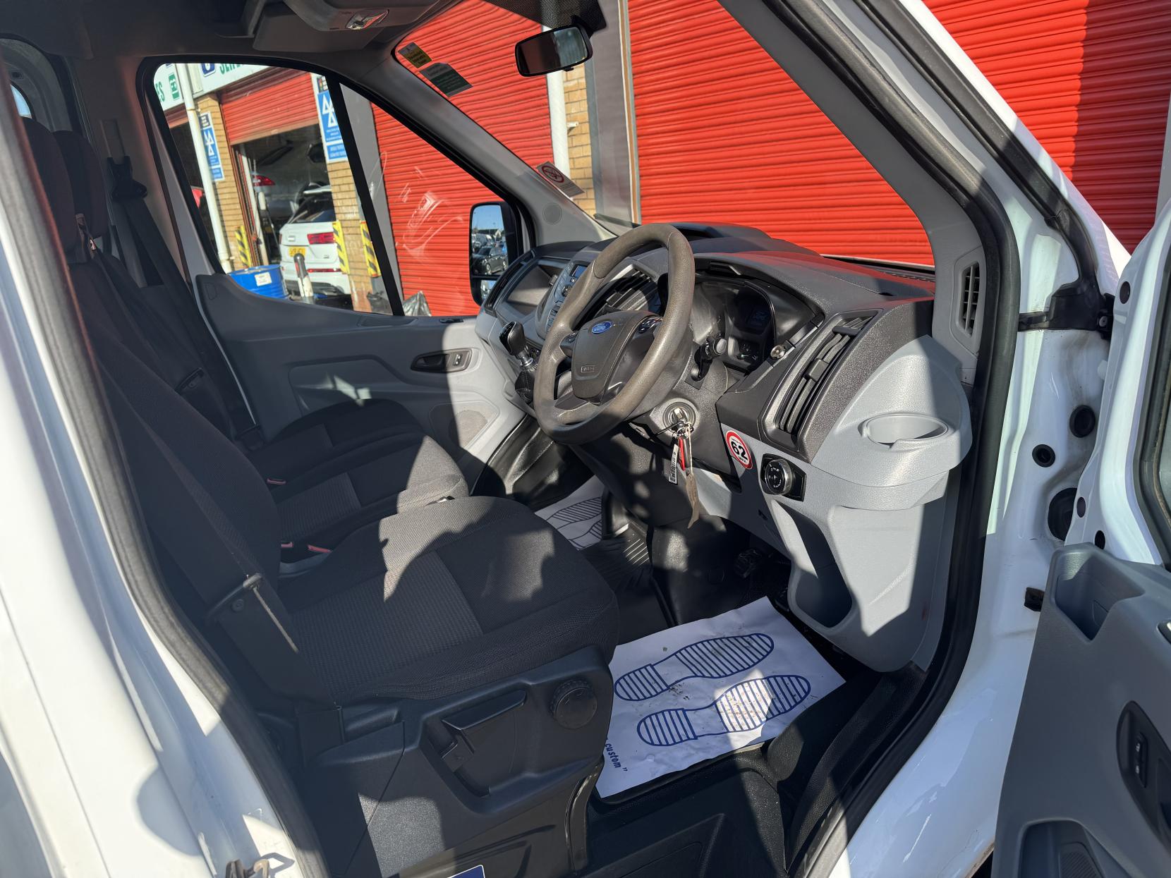 Ford Transit 2.0 350 EcoBlue 1-Way Double Tipper Double Cab 4dr Diesel Manual RWD L3 Euro 6 (1-Way, 1-Stop, DRW) (130 ps)